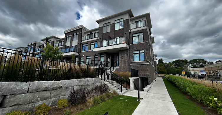 216-755 Omega Drive, Pickering, ON, L1V 0H1