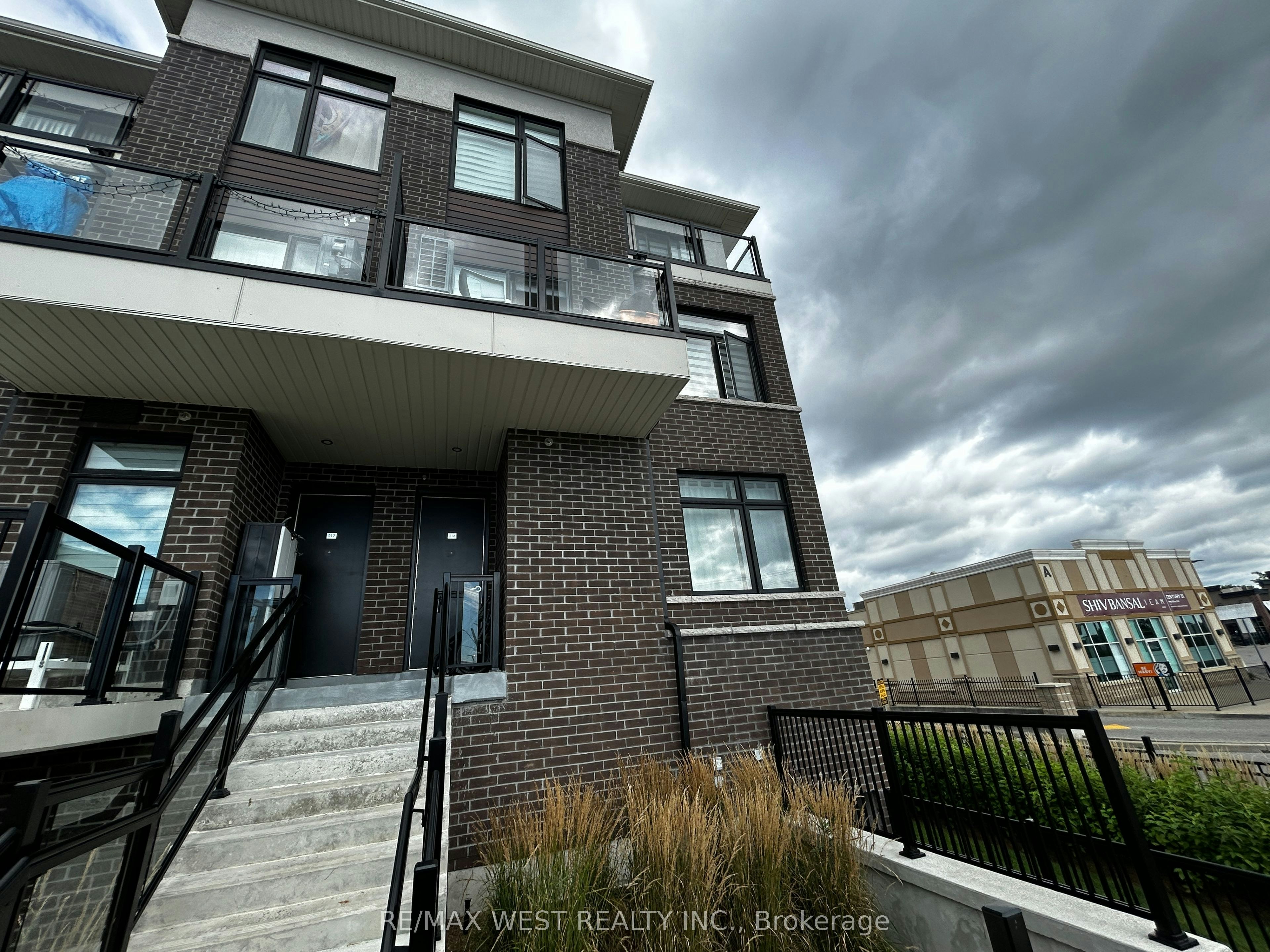 216-755 Omega Drive, Pickering, ON, L1V 0H1 - 2