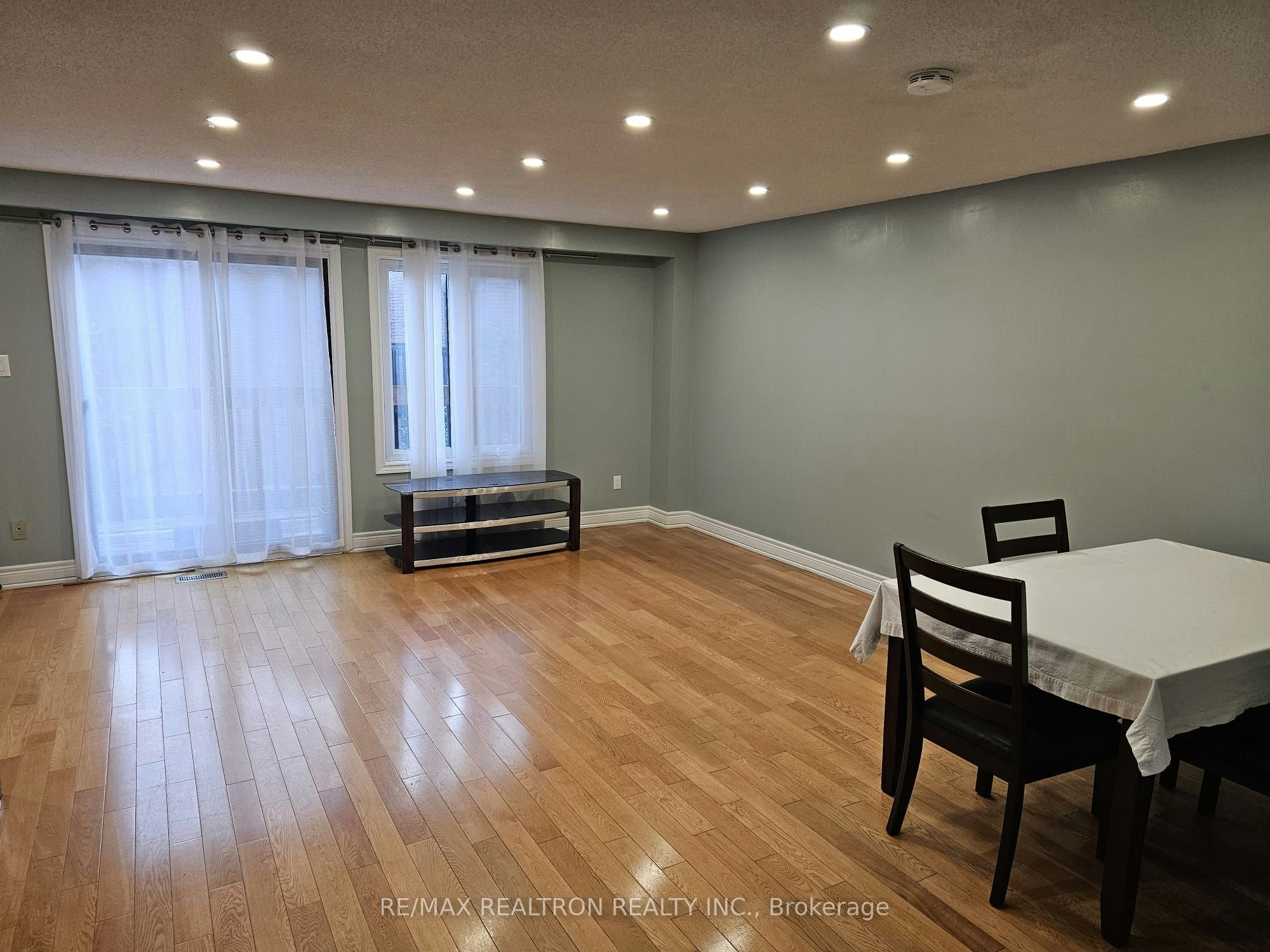 3-Upper Level-2606 Midland Avenue, Toronto, ON, M1S 1R5 - 16