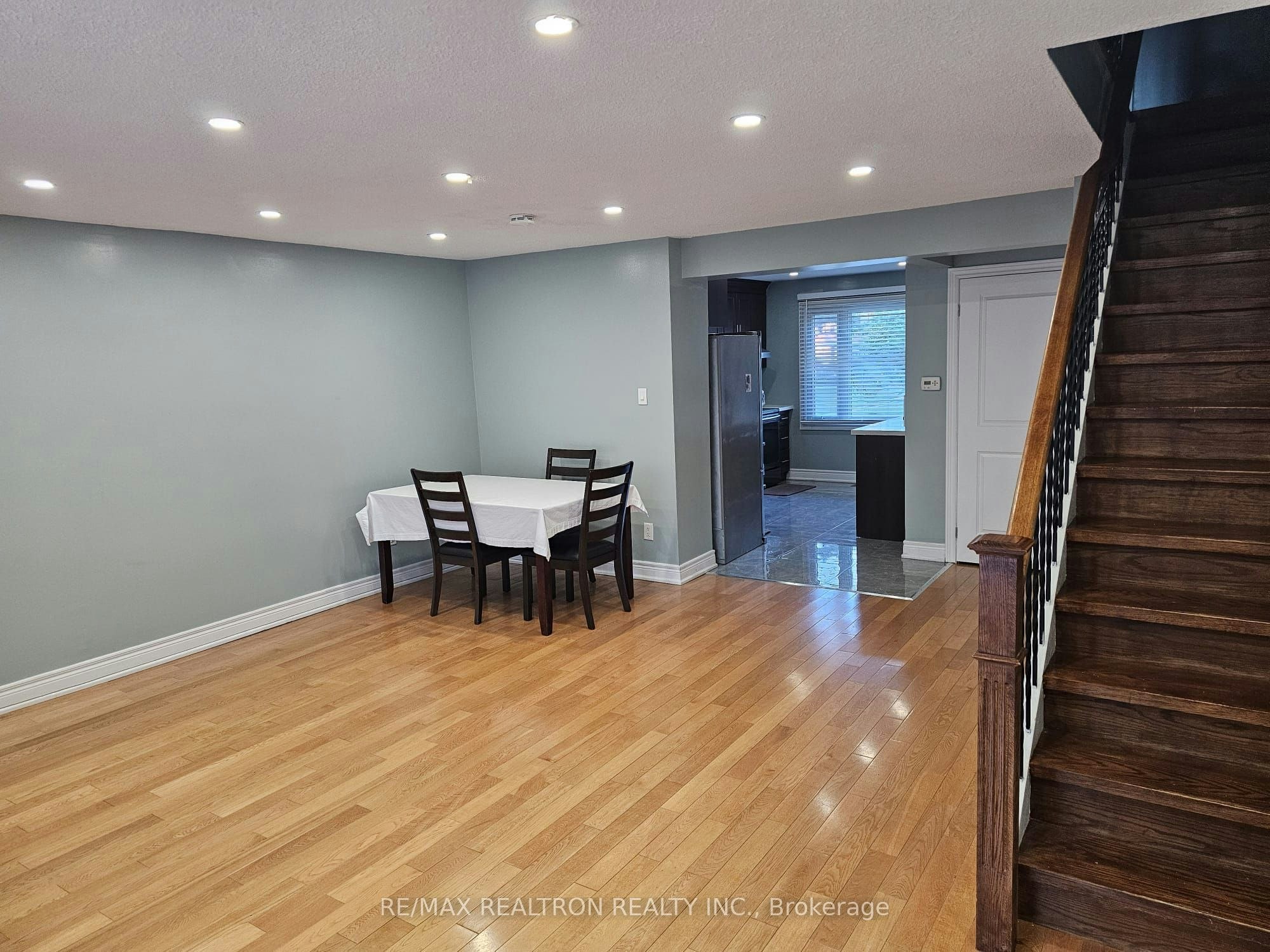 3-Upper Level-2606 Midland Avenue, Toronto, ON, M1S 1R5 - 12