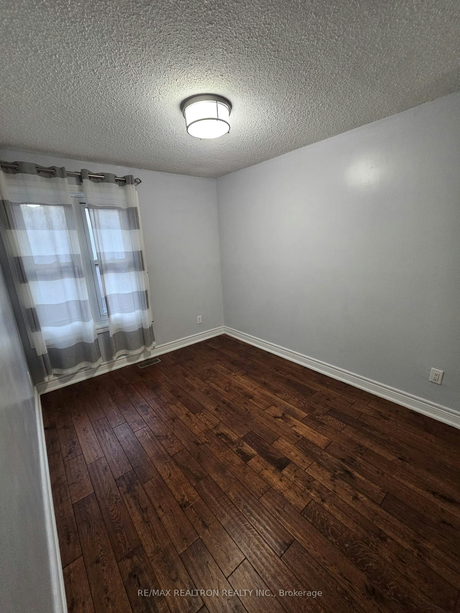 3-Upper Level-2606 Midland Avenue, Toronto, ON, M1S 1R5 - 20