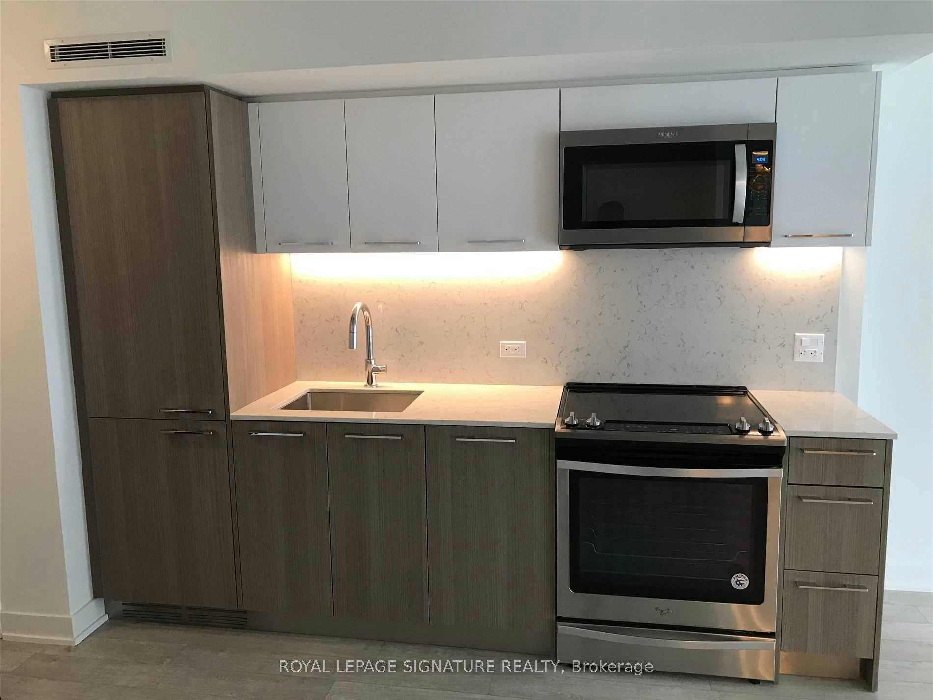 725-15 Baseball Place, Toronto, ON, M4M 0E6 - 5