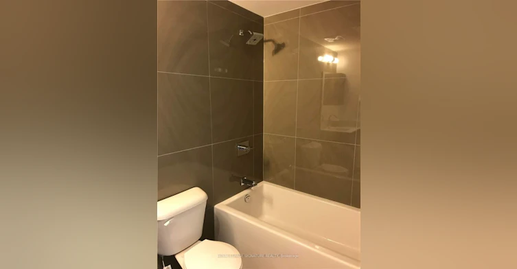 725-15 Baseball Place, Toronto, ON, M4M 0E6 - 4
