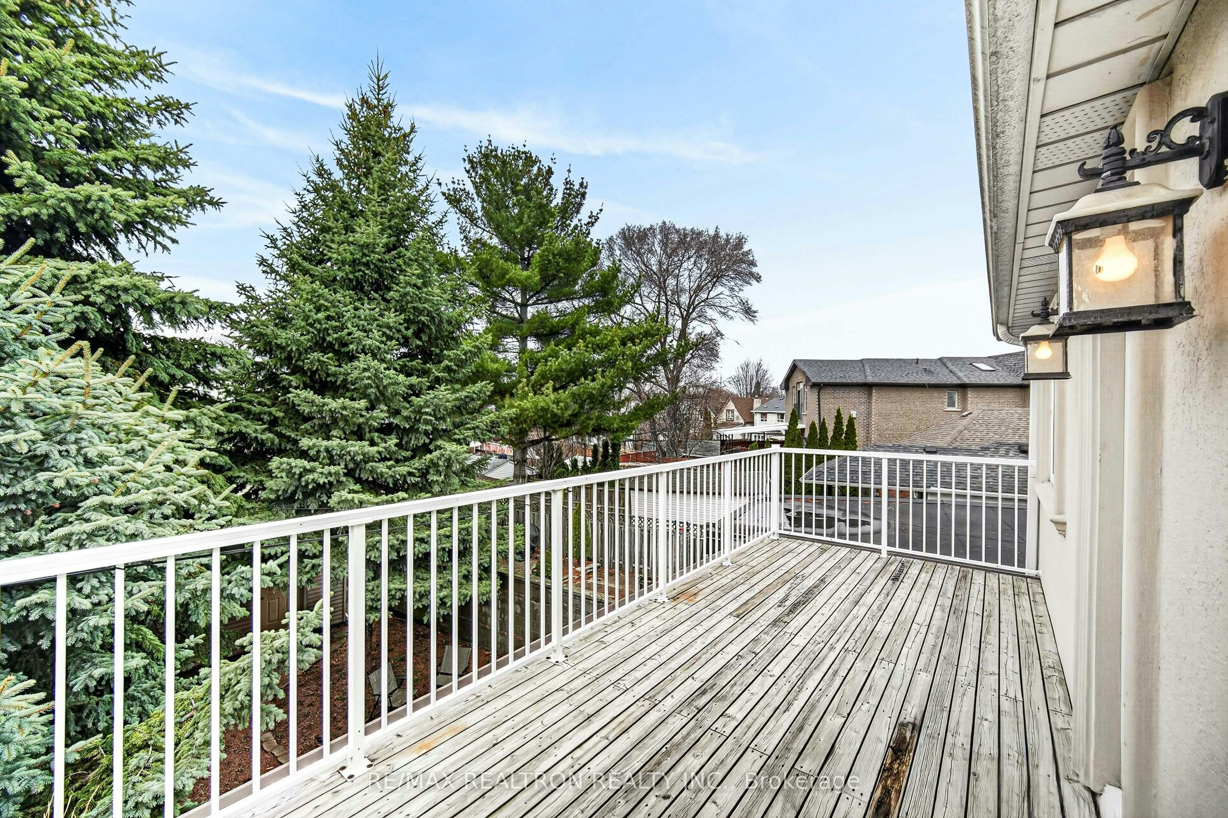 A3-454 Donlands Avenue, Toronto, ON, M4J 3S5 - 8