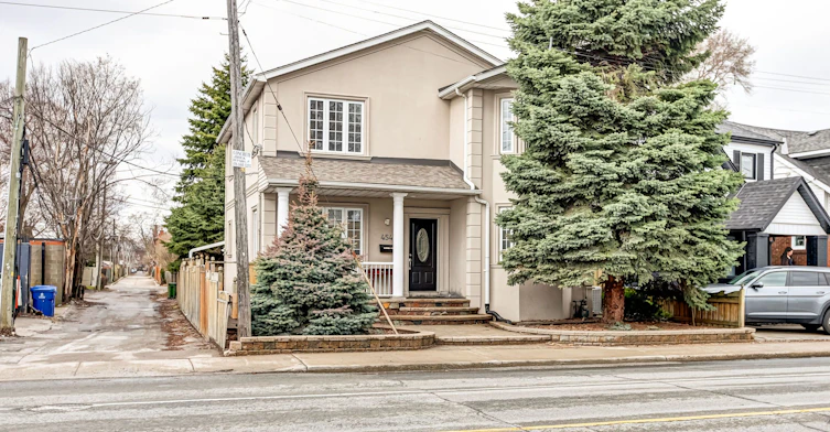 A3-454 Donlands Avenue, Toronto, ON, M4J 3S5 - 3