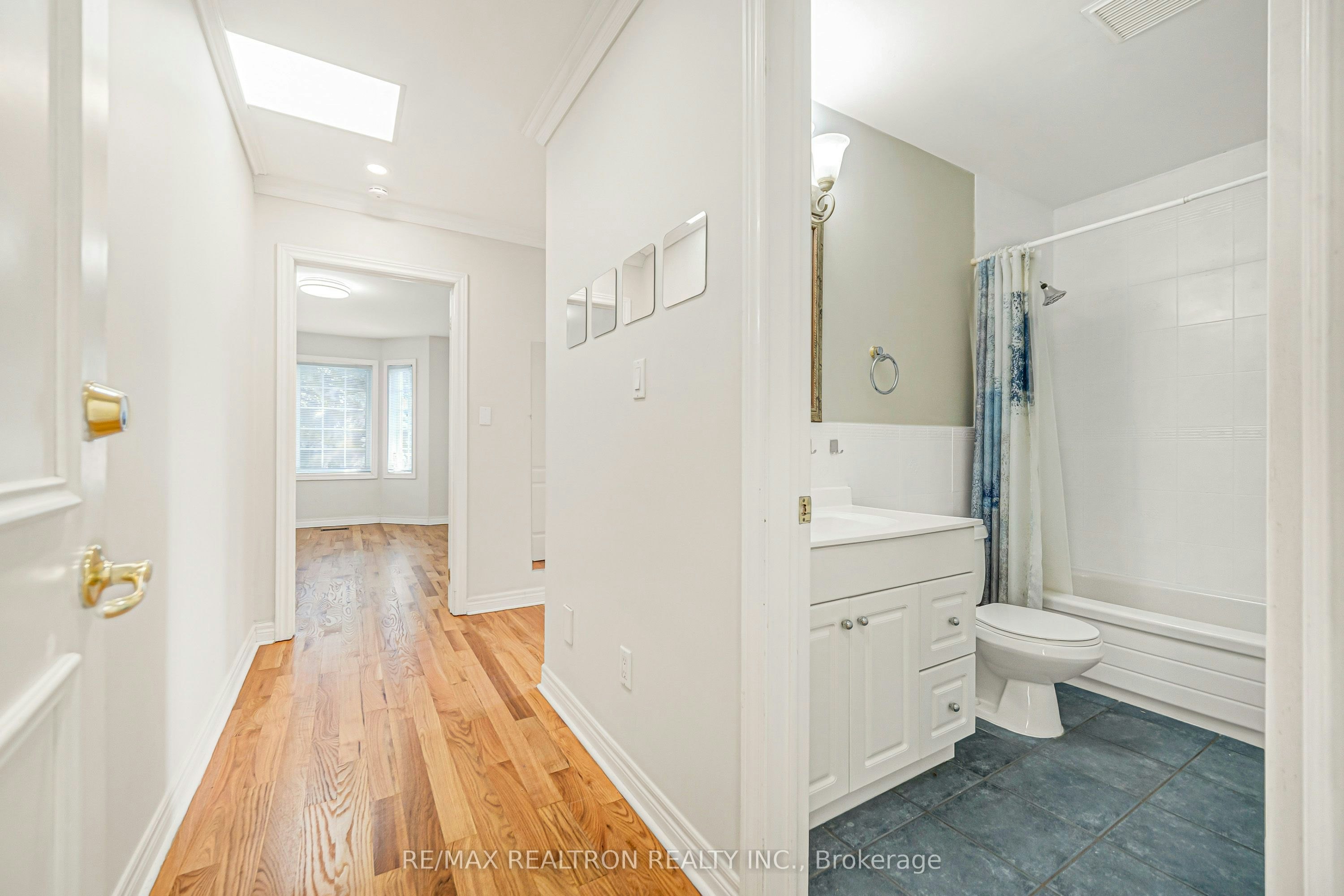 A2-454 Donlands Avenue, Toronto, ON, M4J 3S5 - 5
