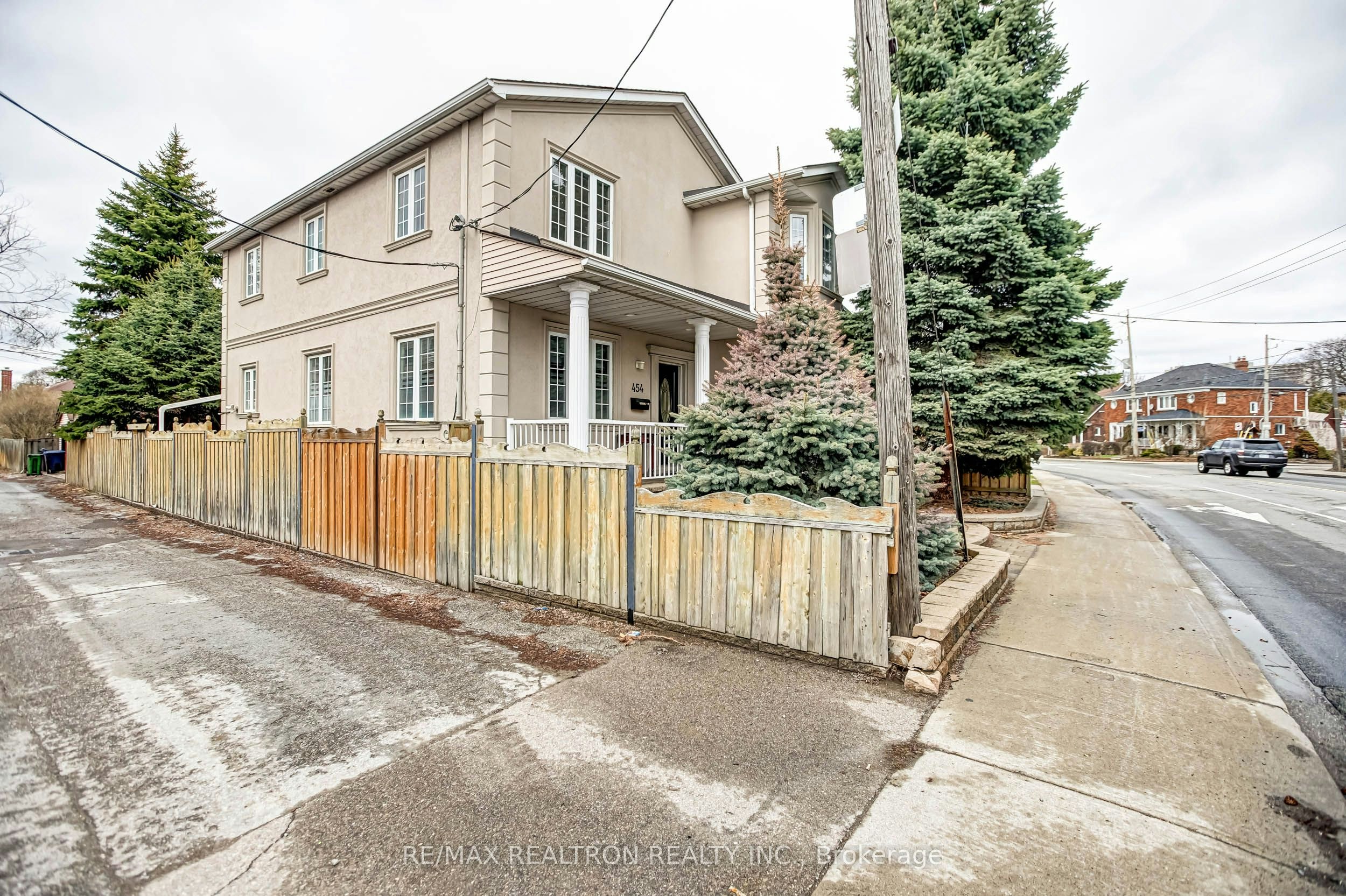 A2-454 Donlands Avenue, Toronto, ON, M4J 3S5 - 17