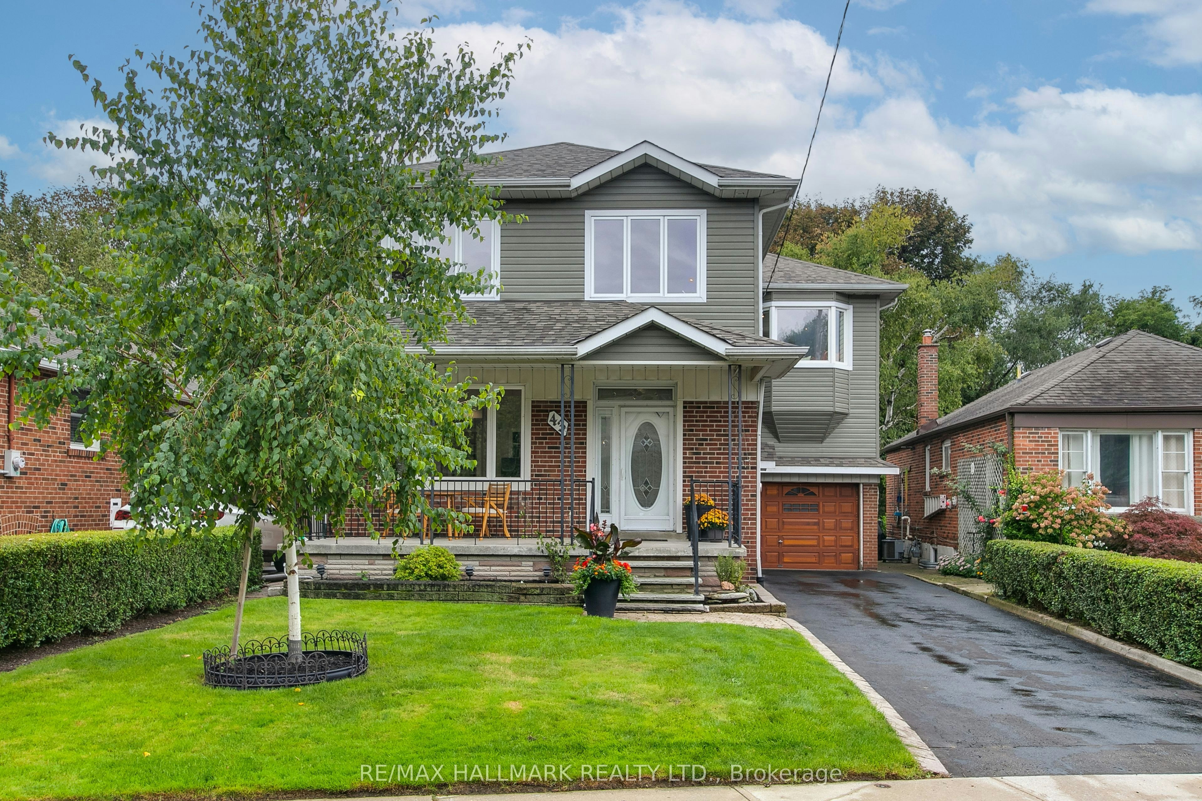 43 Ferris Road, Toronto, ON, M4B 1G2