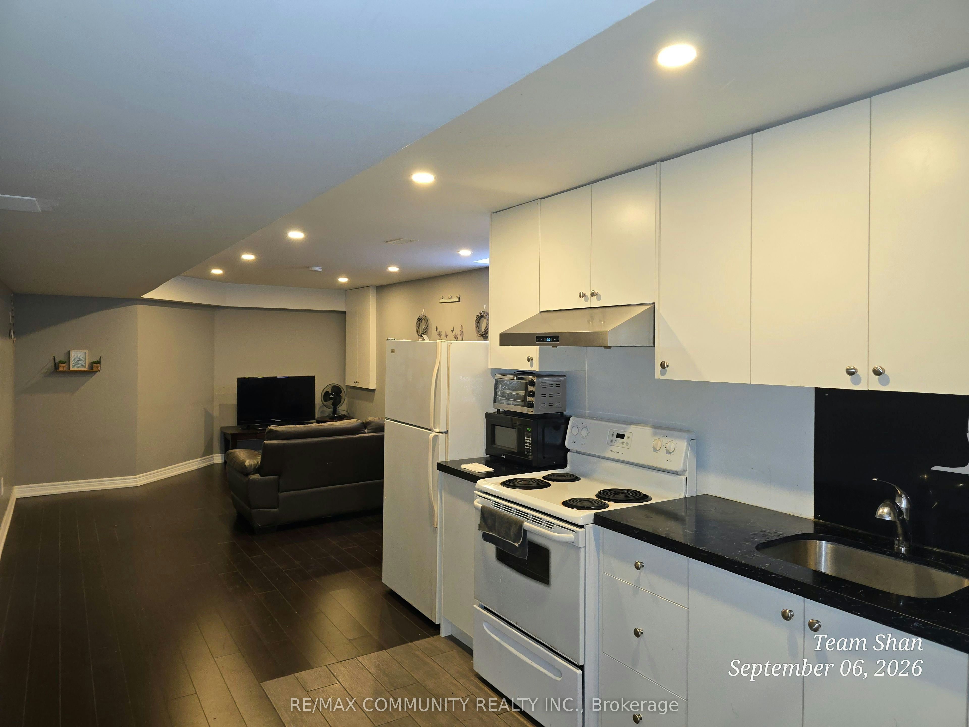 18 Bobcat Terrace, Toronto, ON, M1B 6G6 - 3