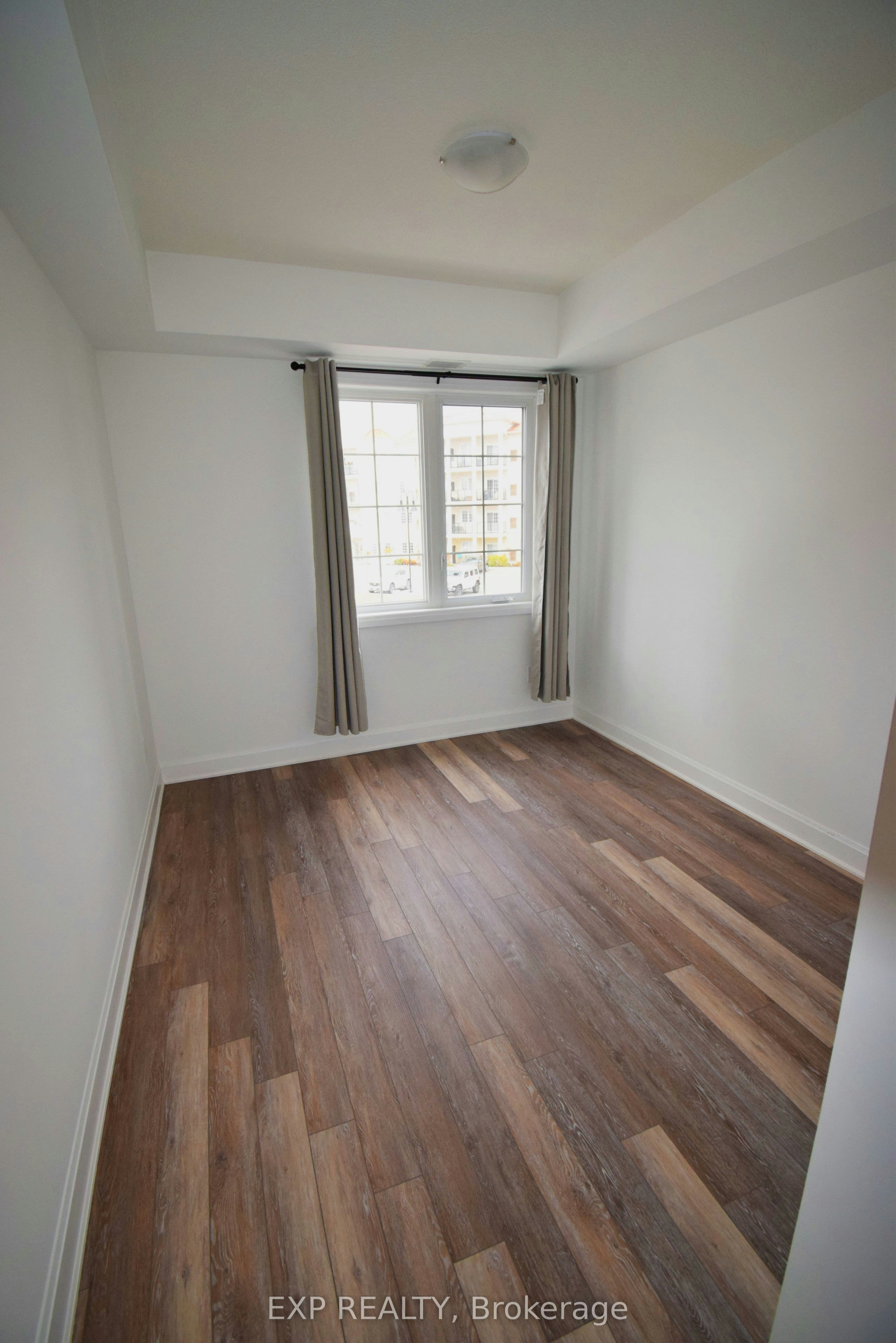 225-50 Lakebreeze Drive, Clarington, ON, L1B 0V9 - 4