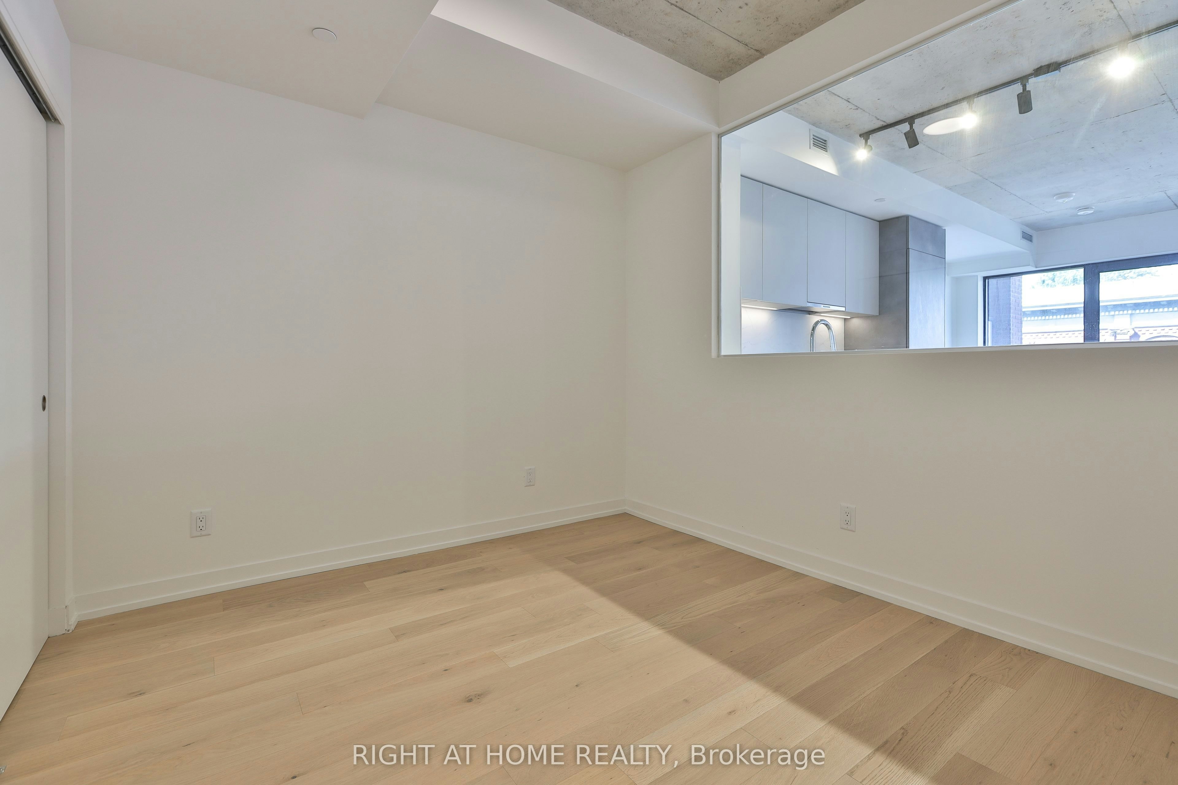303-761 Queen Street E, Toronto, ON, M4M 1H3 - 12