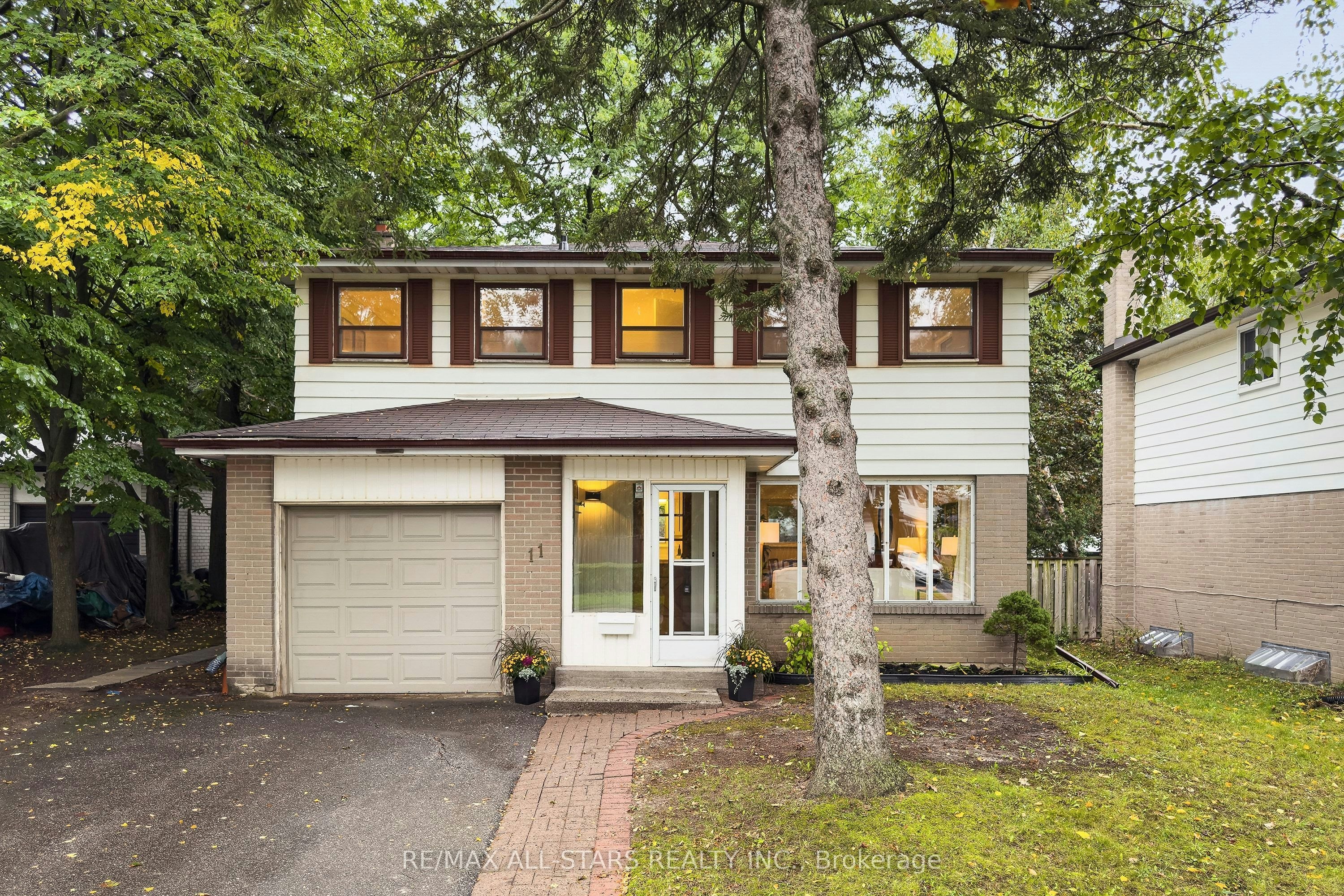 11 Gillbank Crescent, Toronto, ON, M1E 4H8