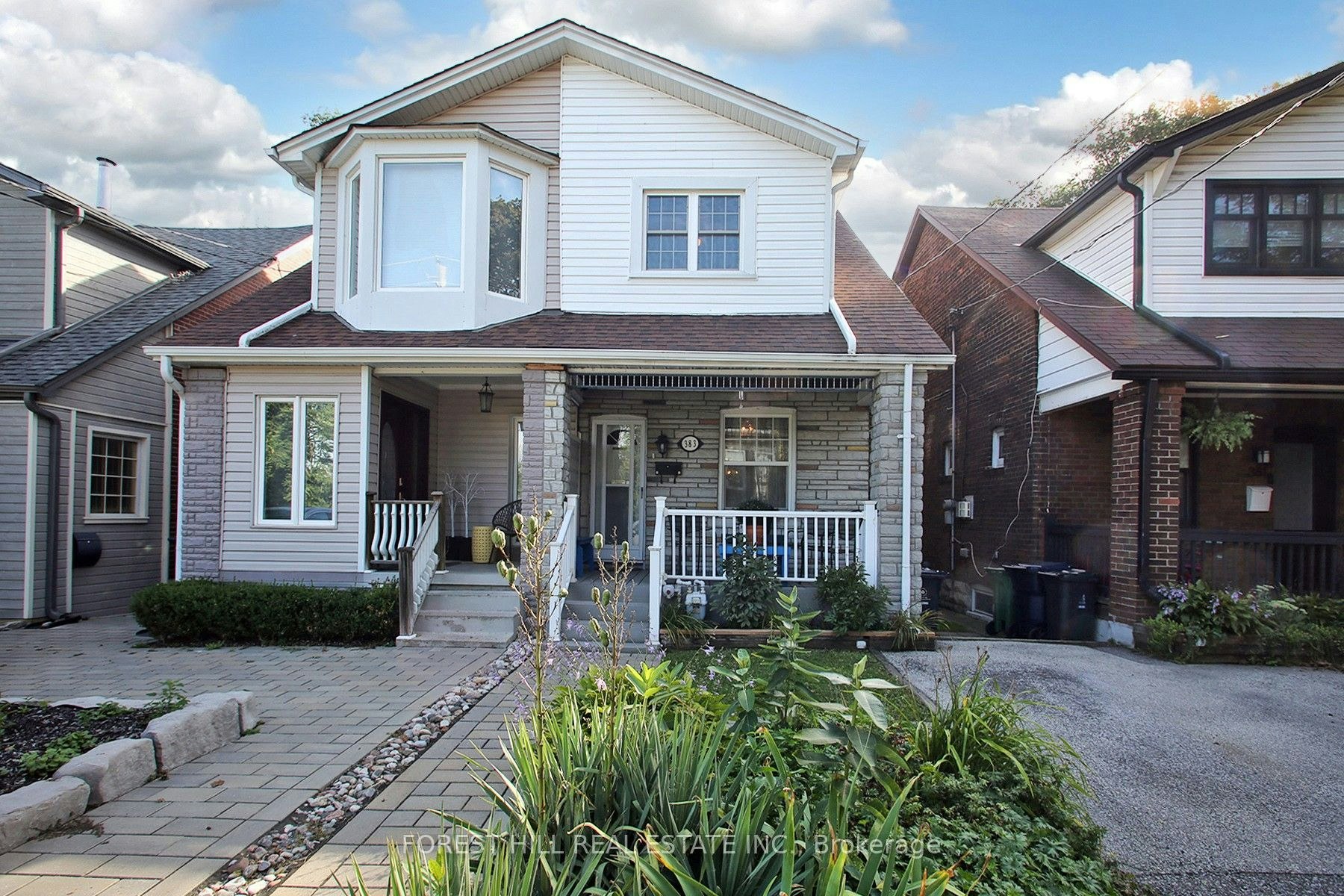 383 Scarborough Road, Toronto, ON, M4E 3N1