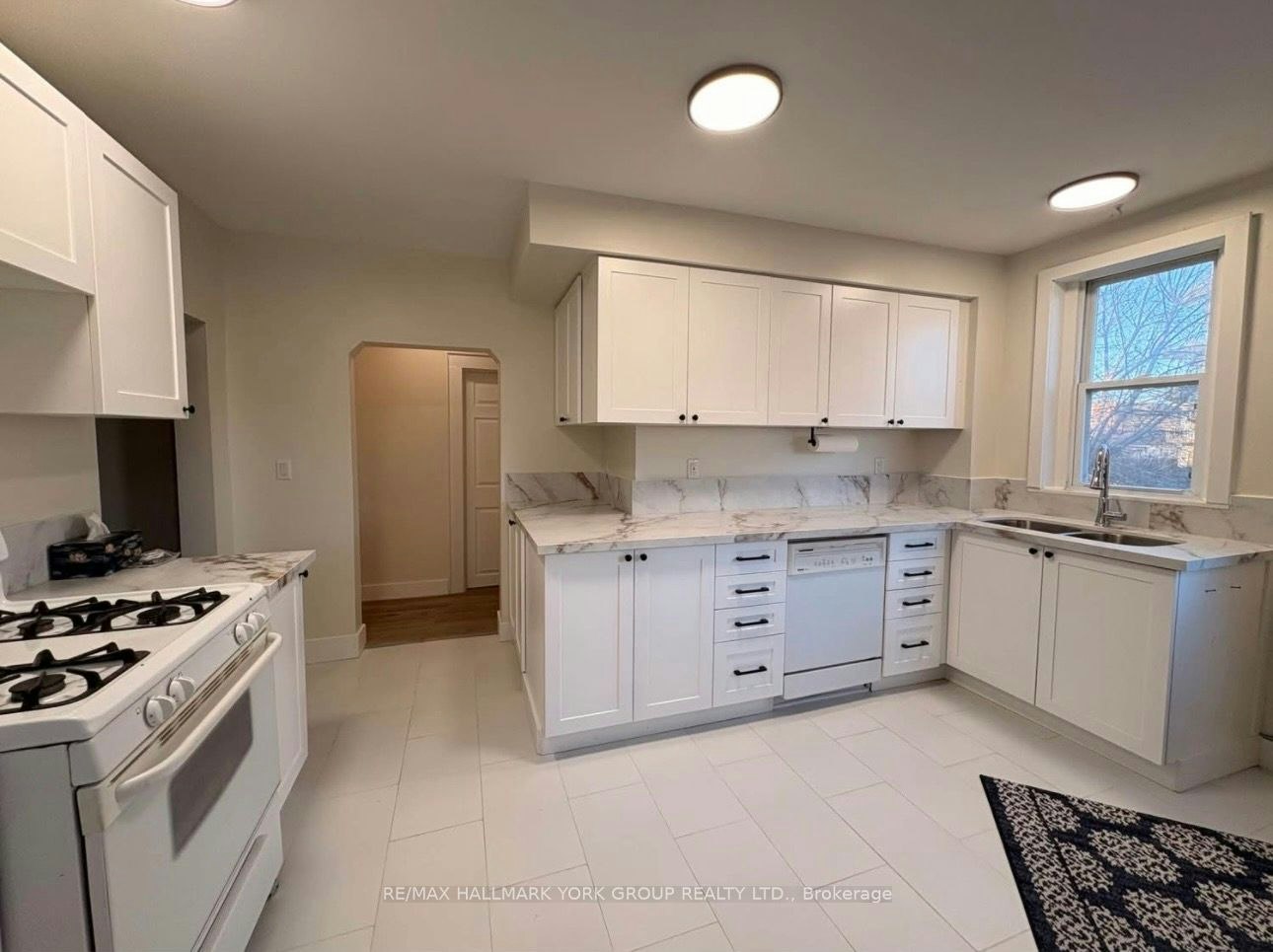 137 Rosehill Boulevard, Oshawa, ON, L1J 5G8 - 8