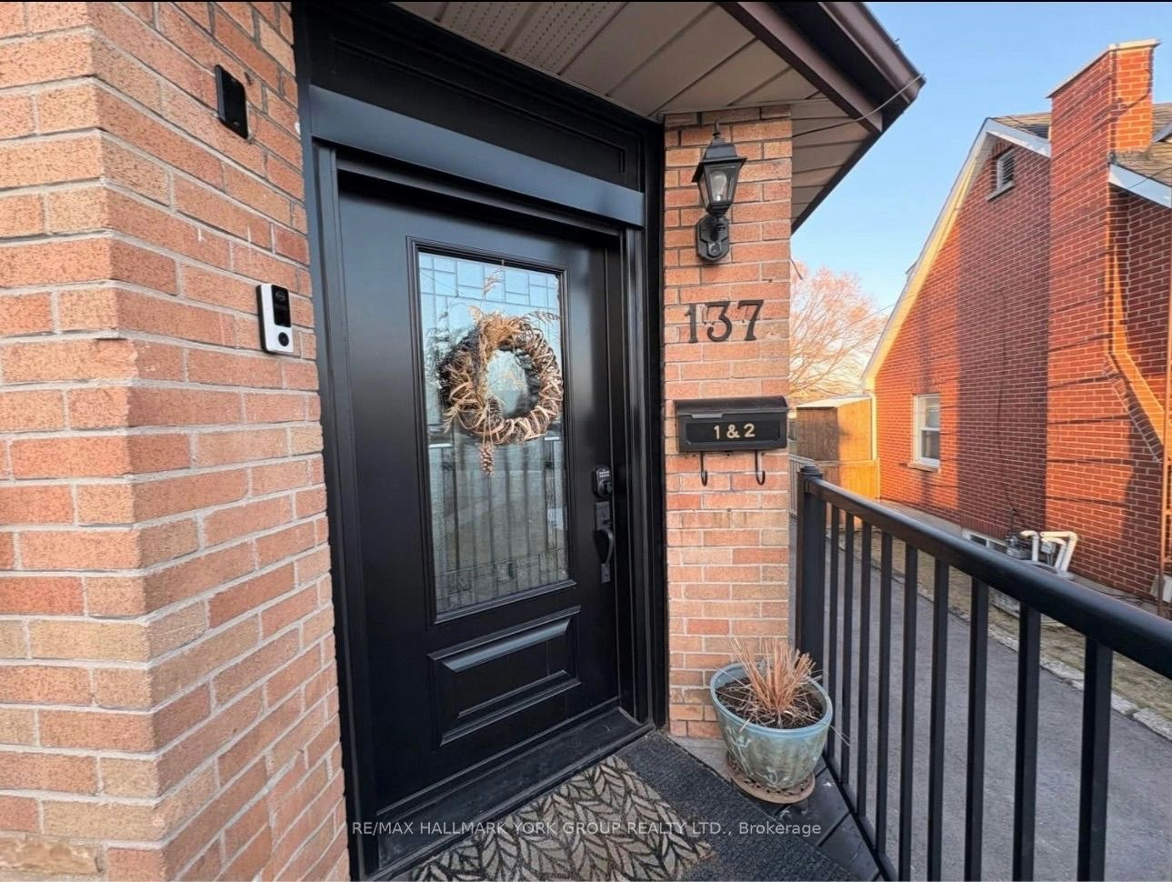137 Rosehill Boulevard, Oshawa, ON, L1J 5G8 - 2