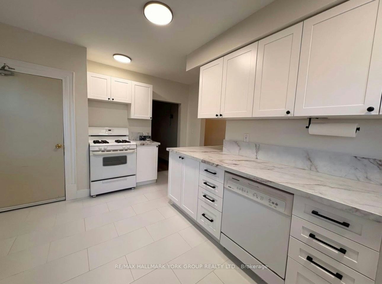137 Rosehill Boulevard, Oshawa, ON, L1J 5G8 - 9