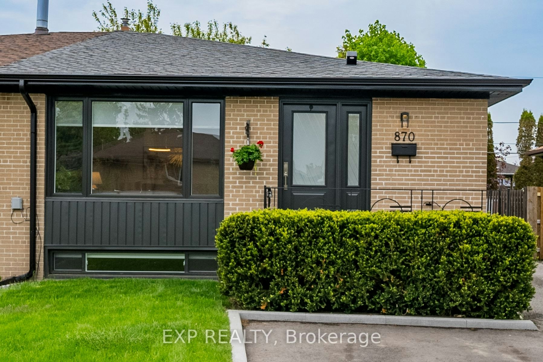 870 Modlin Road, Pickering, ON, L1W 1V7 - 2