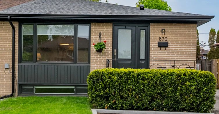 870 Modlin Road, Pickering, ON, L1W 1V7 - 2