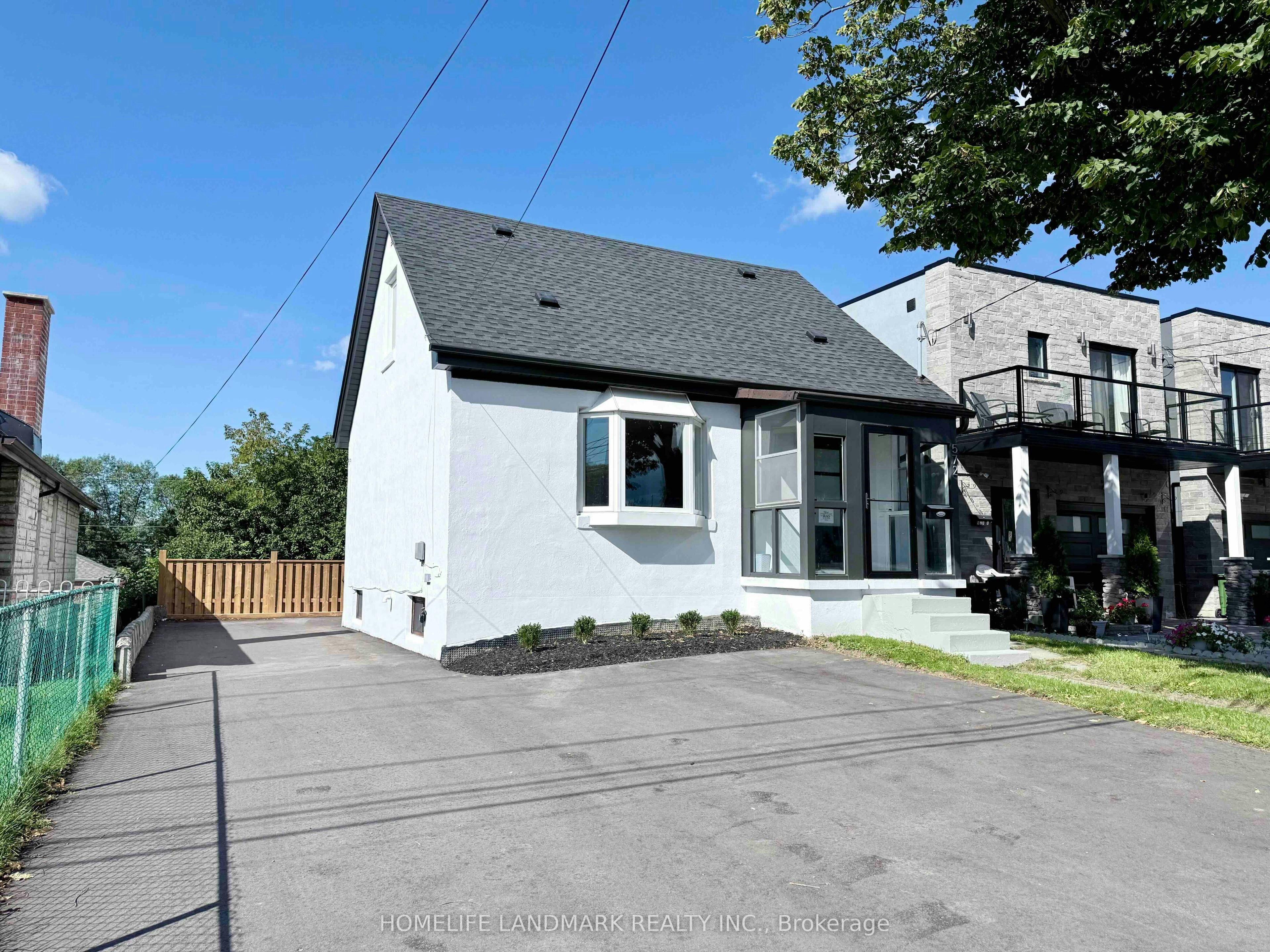 572 Pharmacy Avenue, Toronto, ON, M1L 3G9