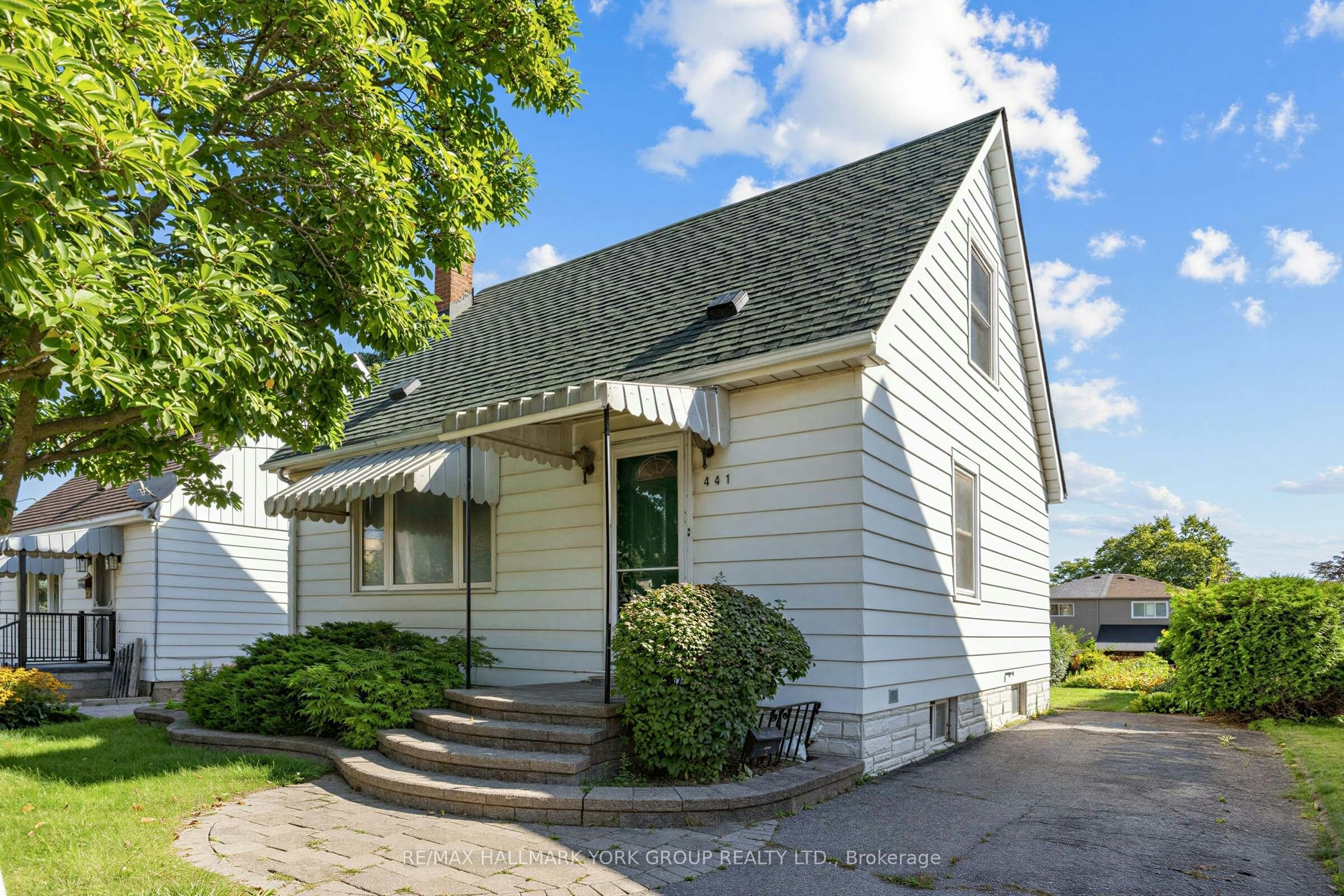 441 Ritson Road N - 3