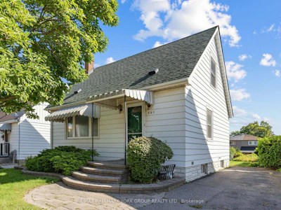 441 Ritson Road N - 3