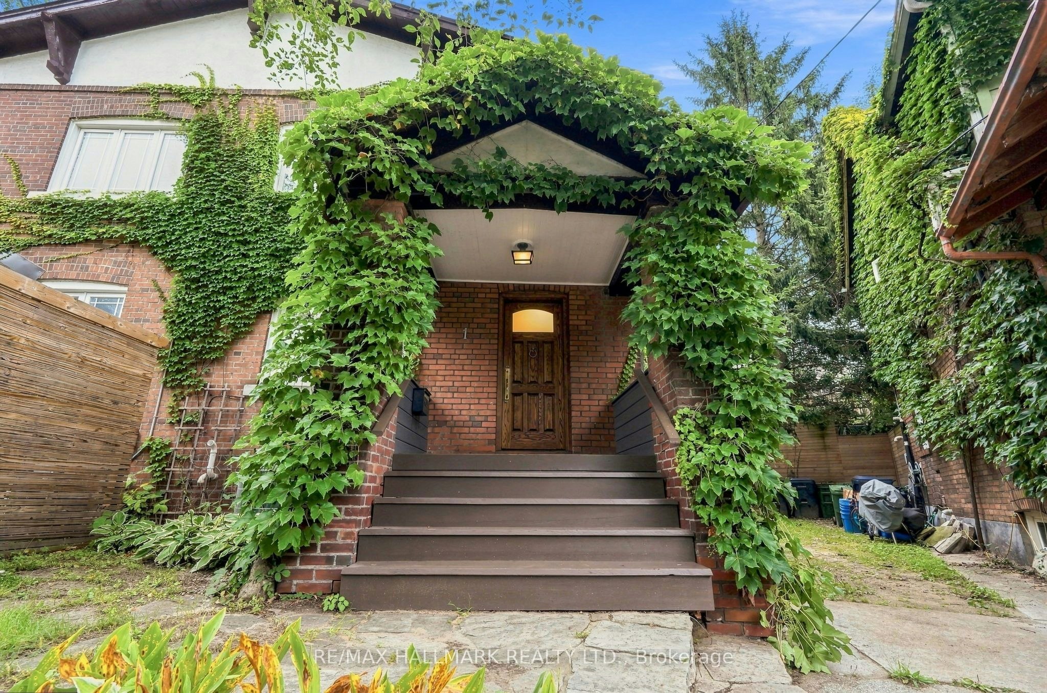 1 Glenmount Park Road, Toronto, ON, M4E 2M8