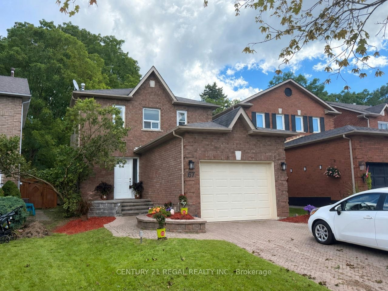 67 Fulton Crescent, Whitby, ON, L1R 2E1
