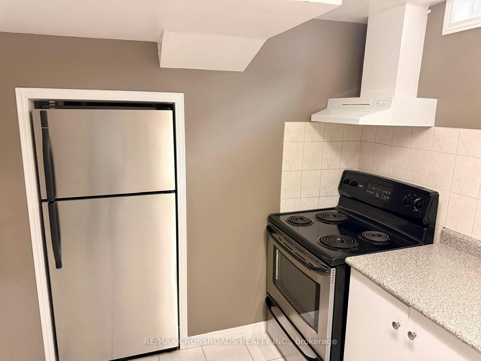 25 Barnes Drive, Ajax, ON, L1S 5C8 - 11