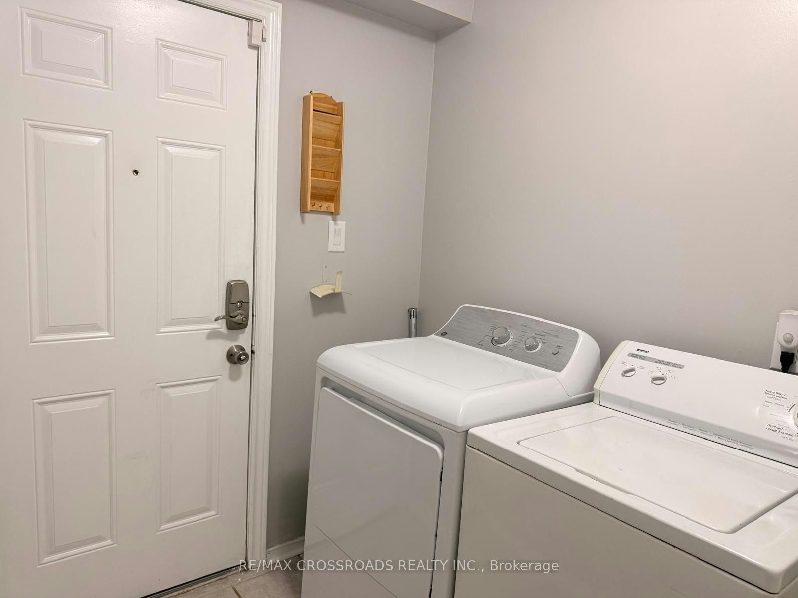 25 Barnes Drive, Ajax, ON, L1S 5C8 - 14