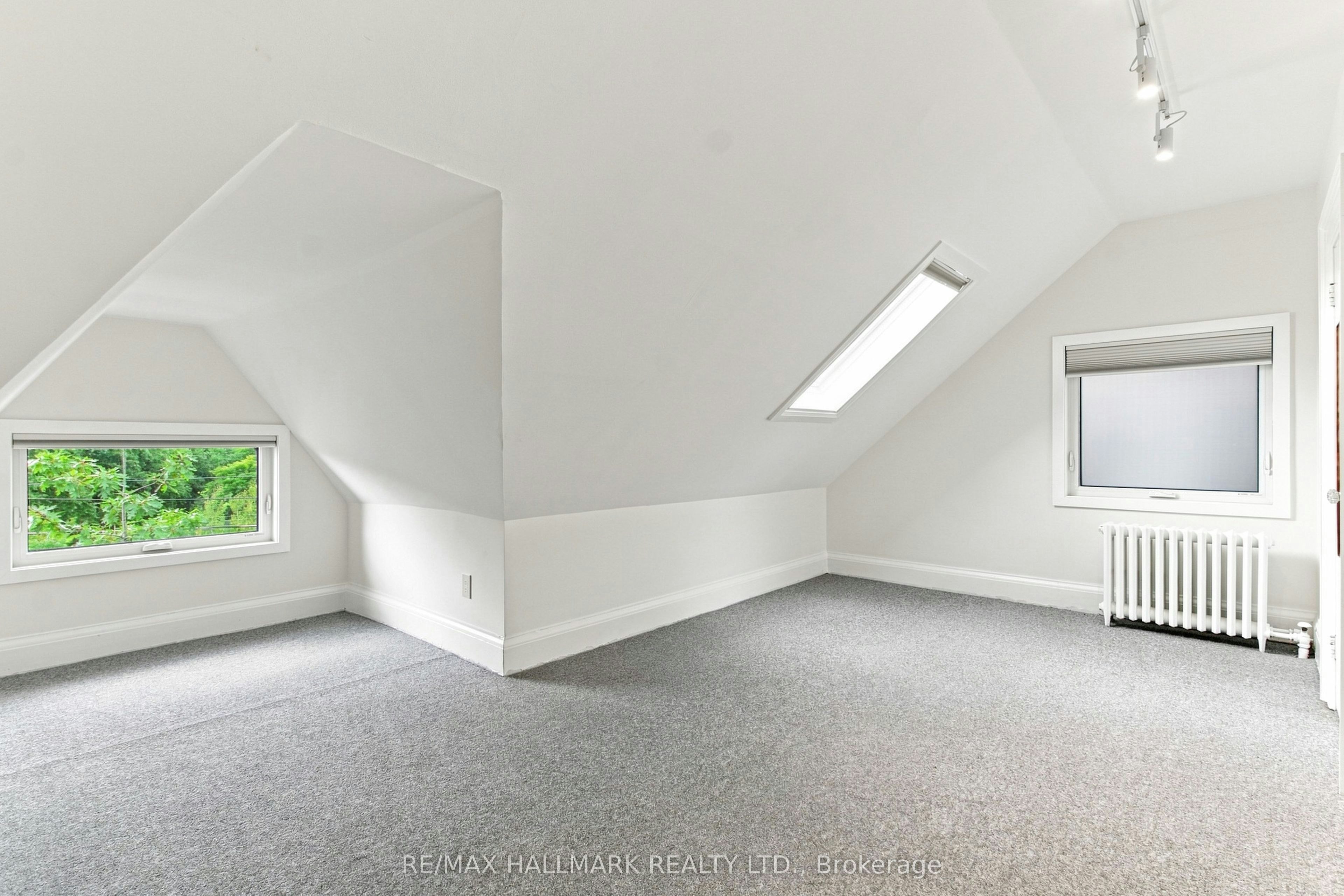Upper-553 Broadview Avenue, Toronto, ON, M4K 2N7 - 22