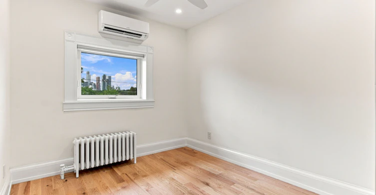 Upper-553 Broadview Avenue, Toronto, ON, M4K 2N7 - 16