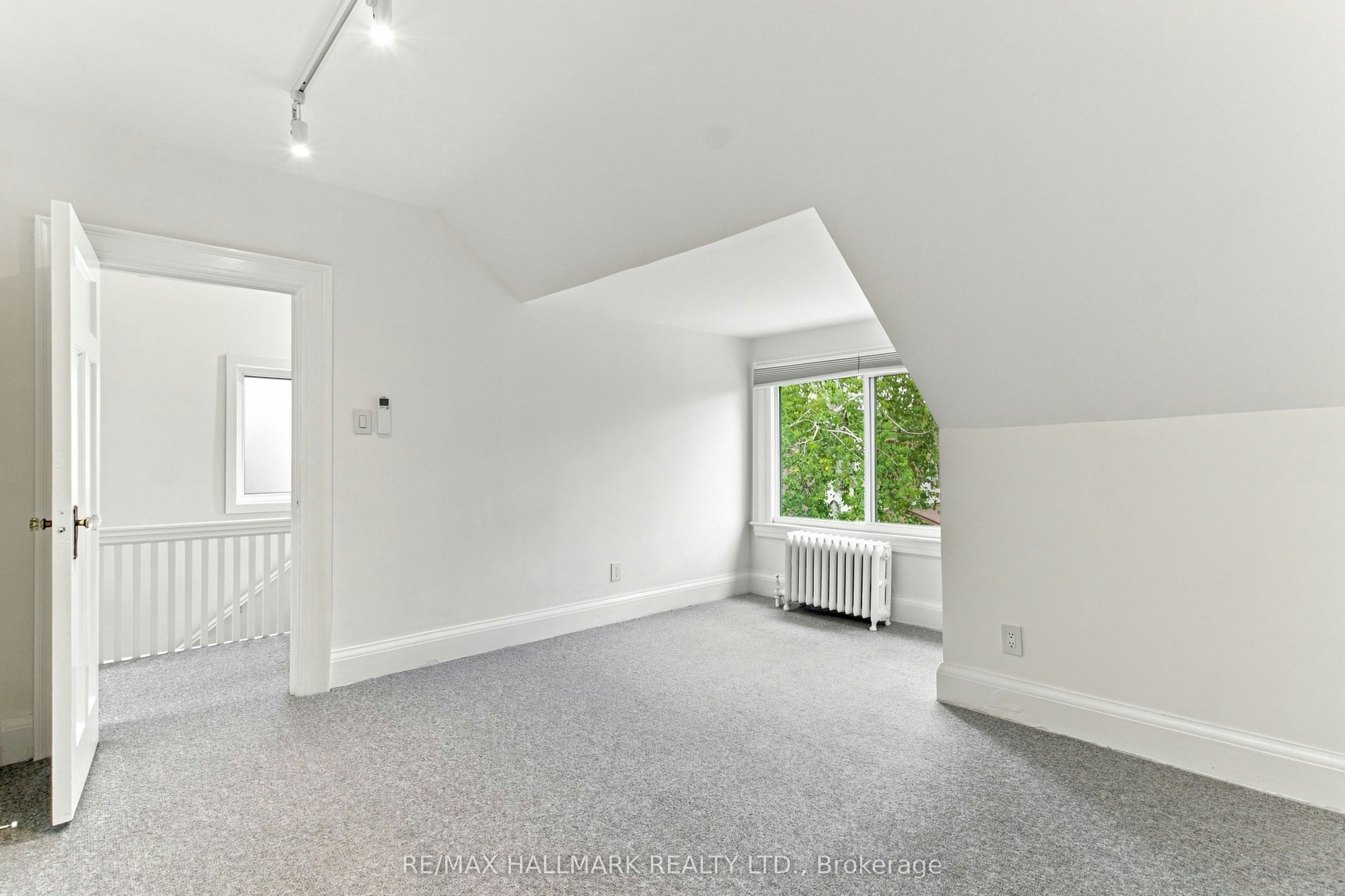 Upper-553 Broadview Avenue, Toronto, ON, M4K 2N7 - 20