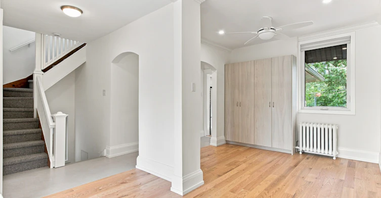 Upper-553 Broadview Avenue, Toronto, ON, M4K 2N7 - 5