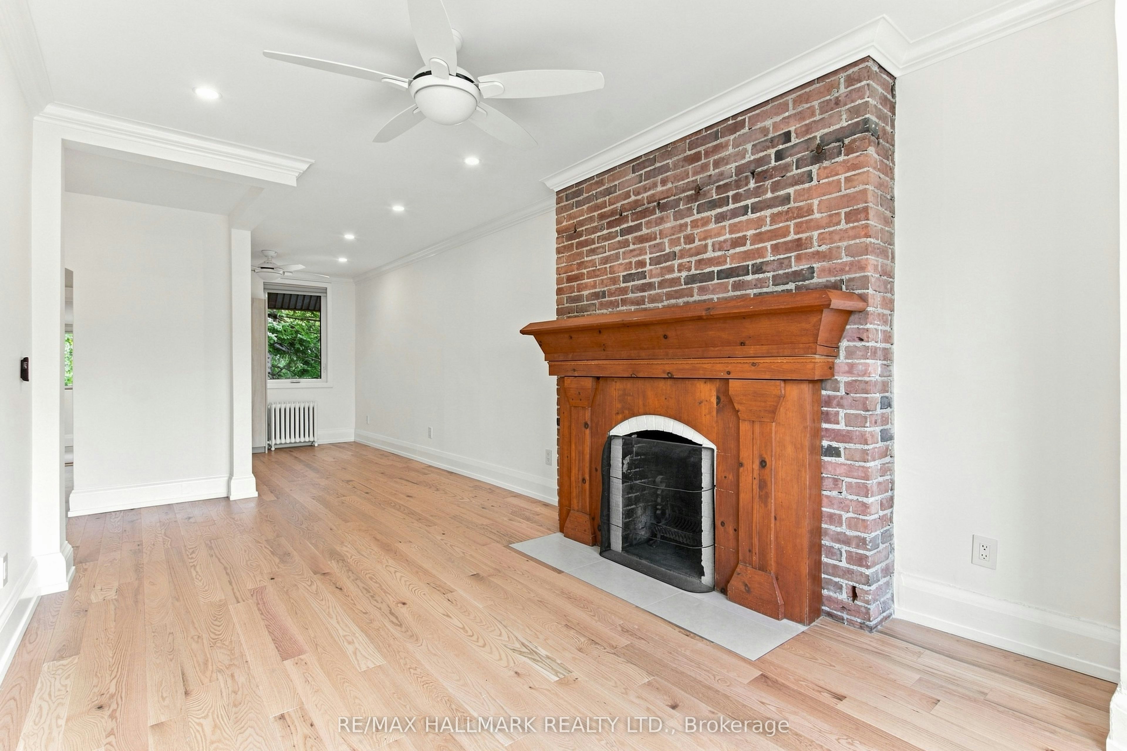 Upper-553 Broadview Avenue, Toronto, ON, M4K 2N7 - 4