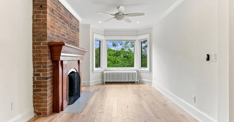 Upper-553 Broadview Avenue, Toronto, ON, M4K 2N7 - 3