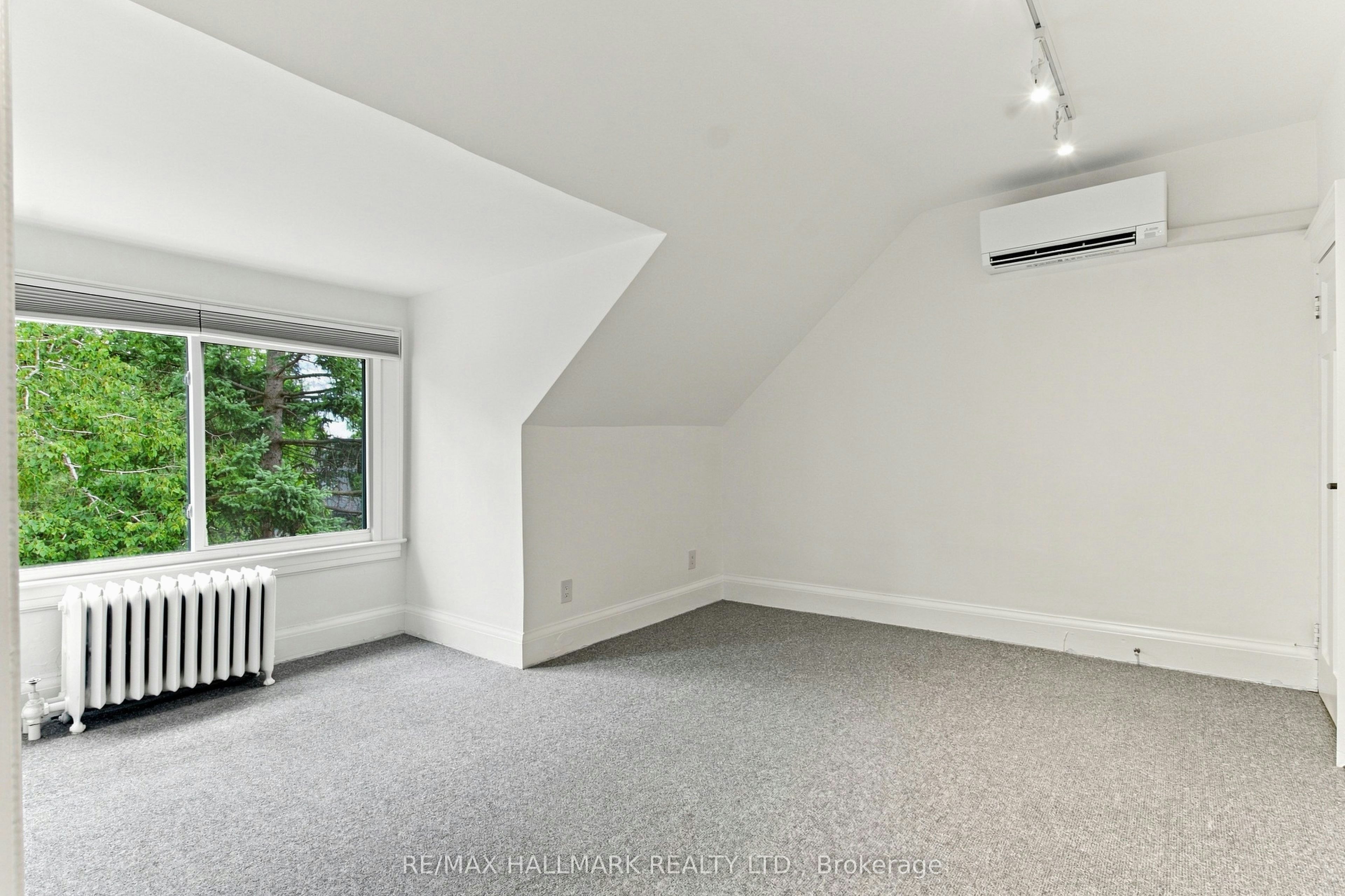 Upper-553 Broadview Avenue, Toronto, ON, M4K 2N7 - 19
