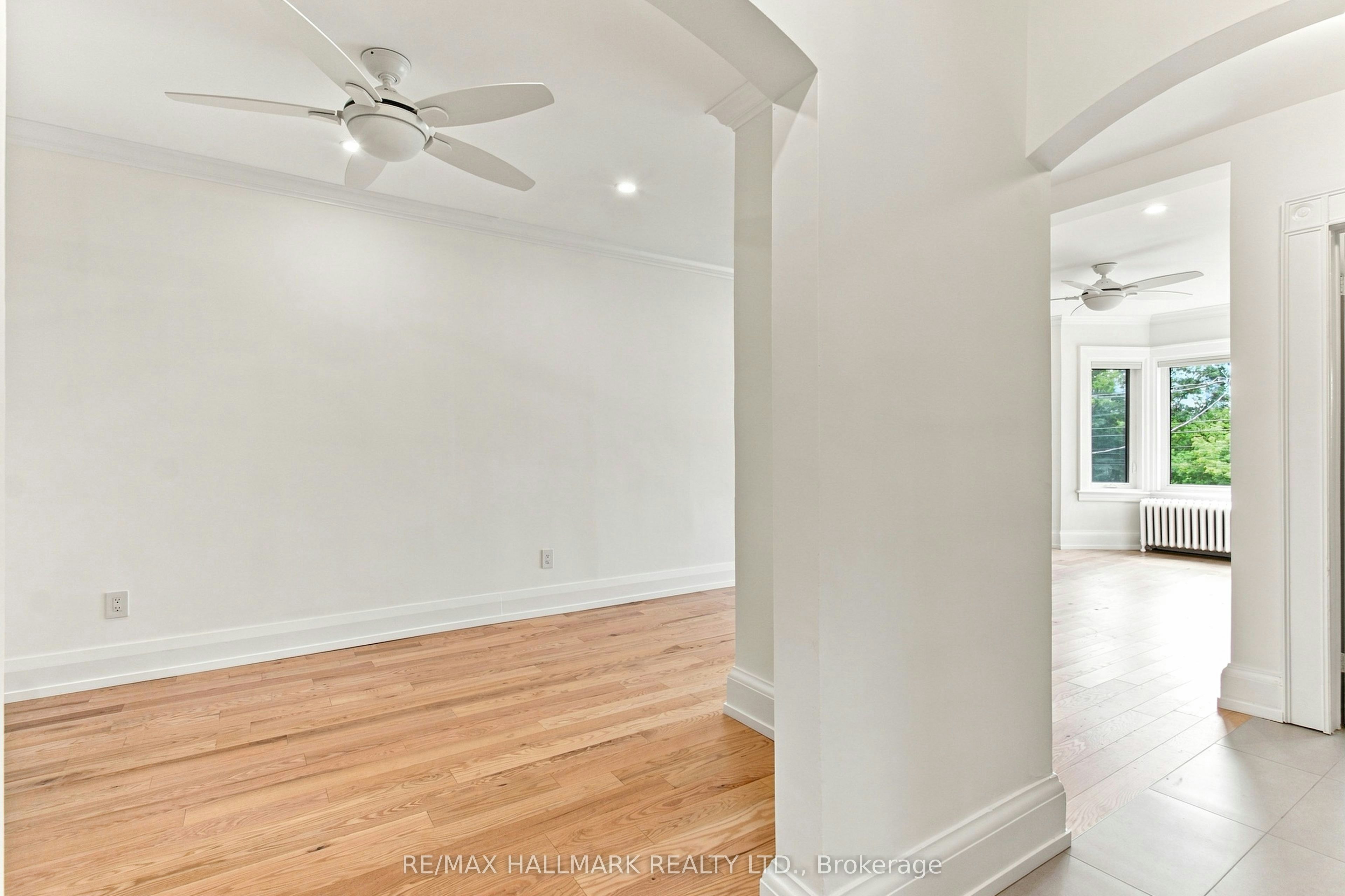 Upper-553 Broadview Avenue, Toronto, ON, M4K 2N7 - 15