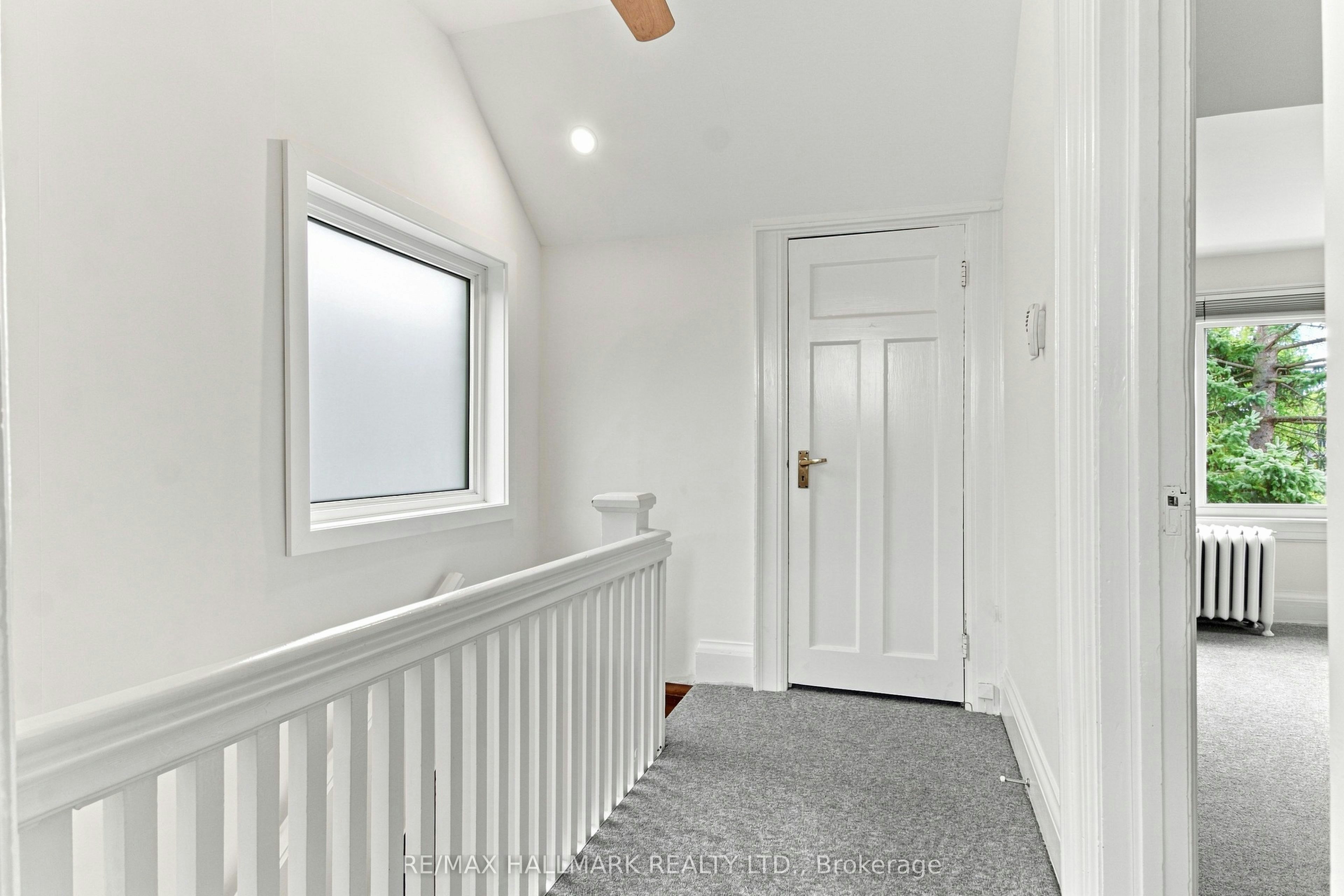 Upper-553 Broadview Avenue, Toronto, ON, M4K 2N7 - 24