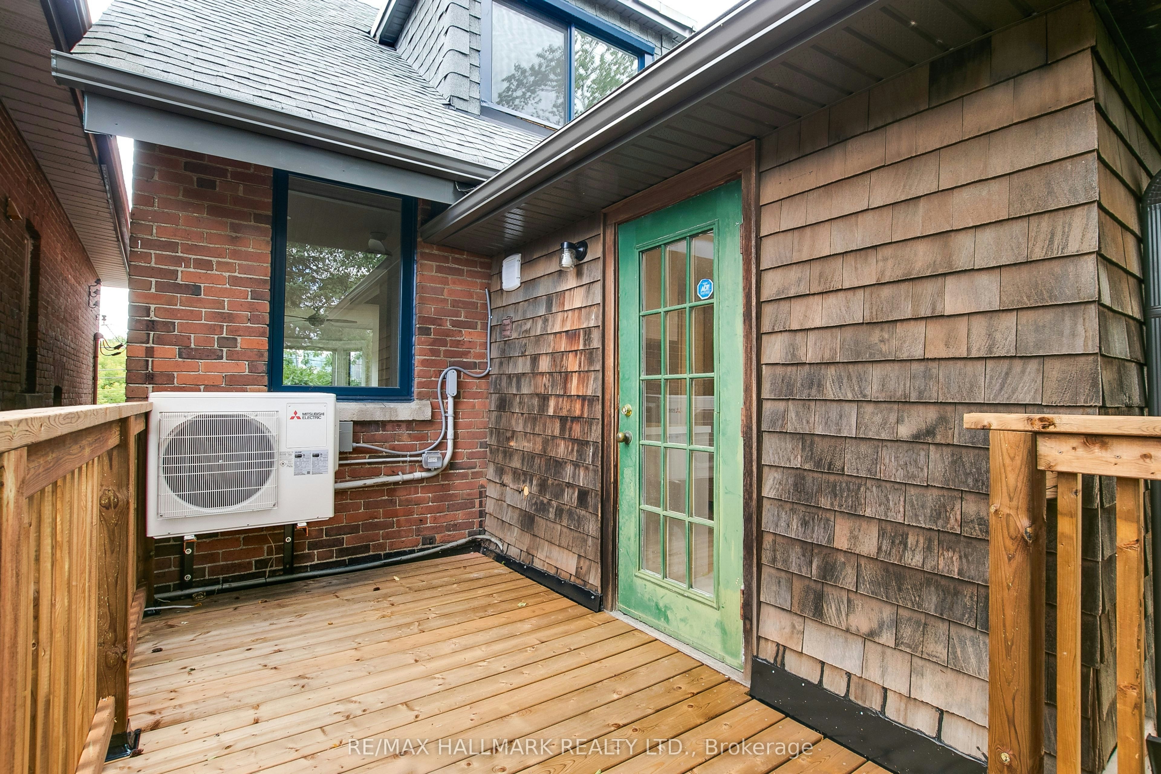 Upper-553 Broadview Avenue, Toronto, ON, M4K 2N7 - 11