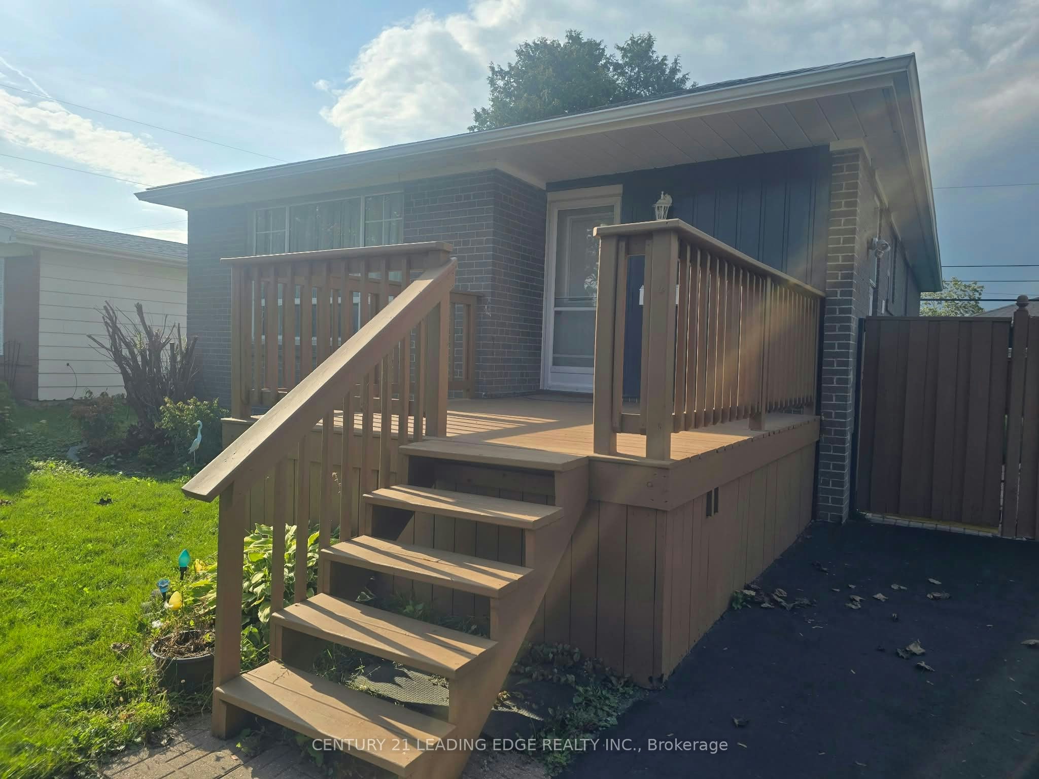 855 Zator Avenue, Pickering, ON, L1W 1Y2 - 4