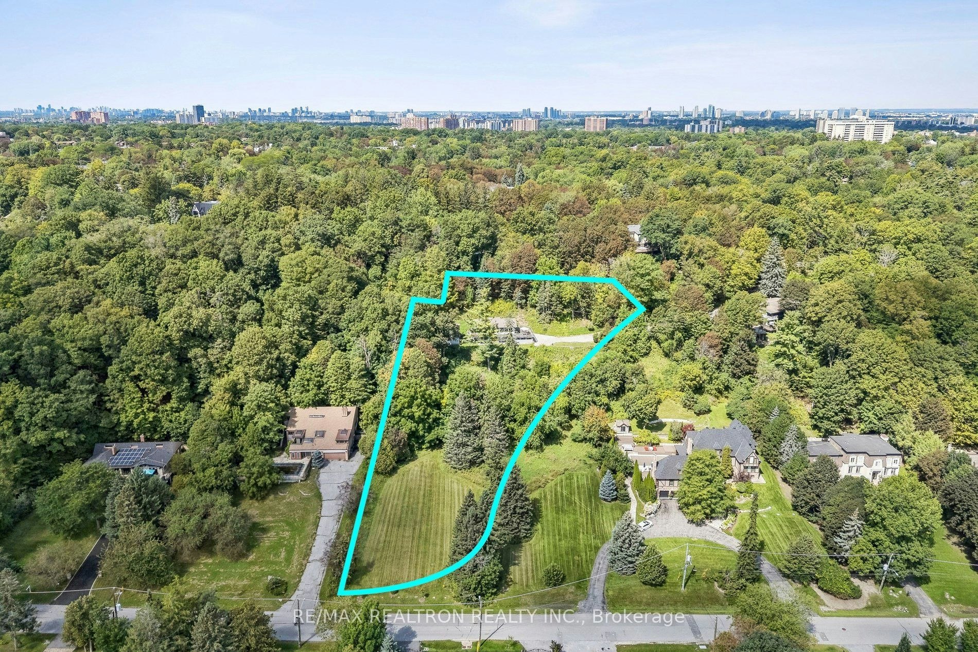 1 Ledge Road, Toronto, ON, M1M 1H1