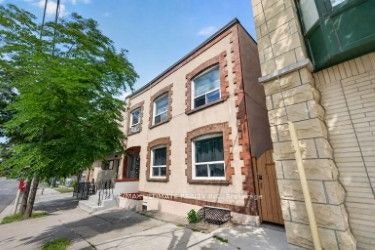 5-2360 Queen Street E, Toronto, ON, M4E 1H3