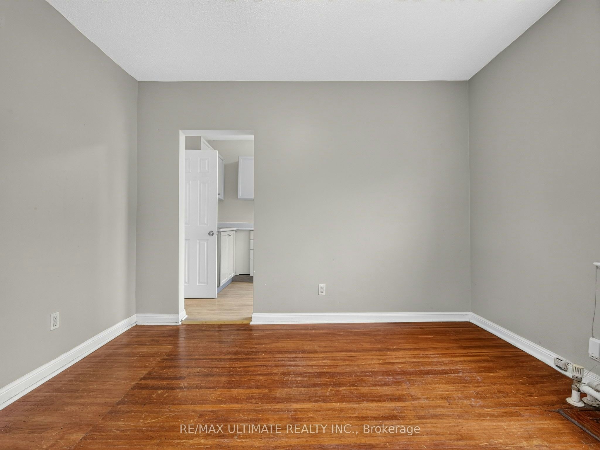 5-2360 Queen Street E, Toronto, ON, M4E 1H3 - 5