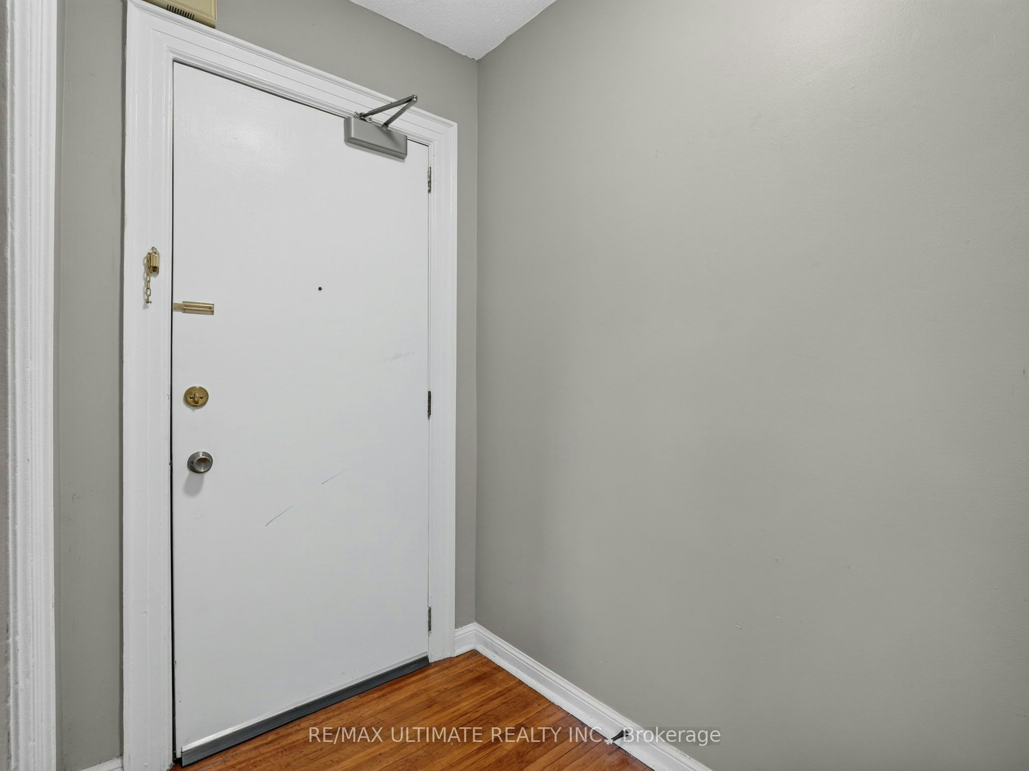 5-2360 Queen Street E, Toronto, ON, M4E 1H3 - 2