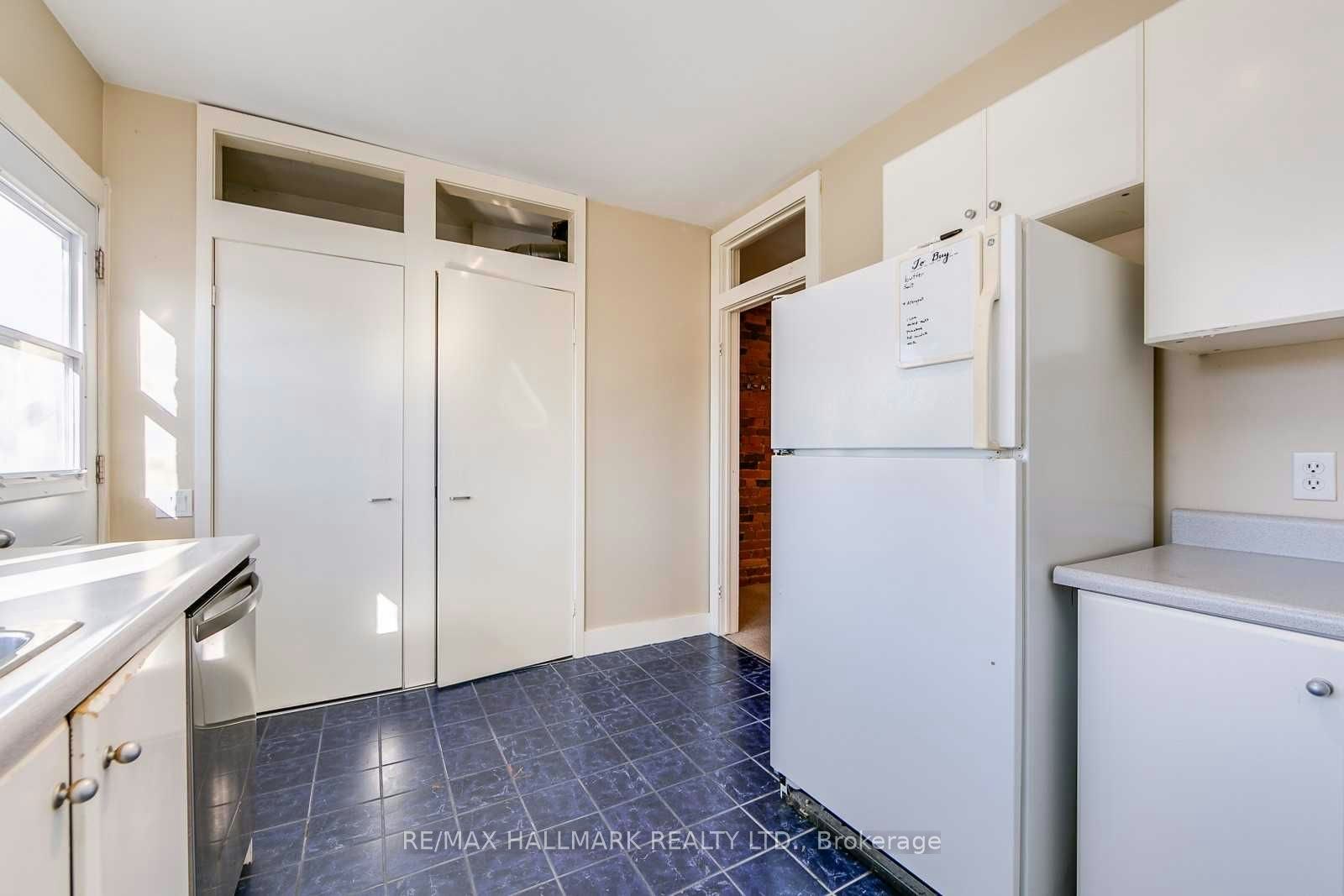 Upper-6 Prust Avenue, Toronto, ON, M4L 2M8 - 10