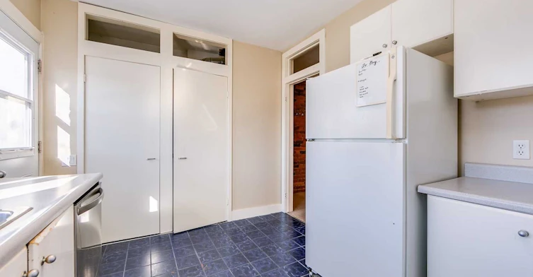 Upper-6 Prust Avenue, Toronto, ON, M4L 2M8 - 10