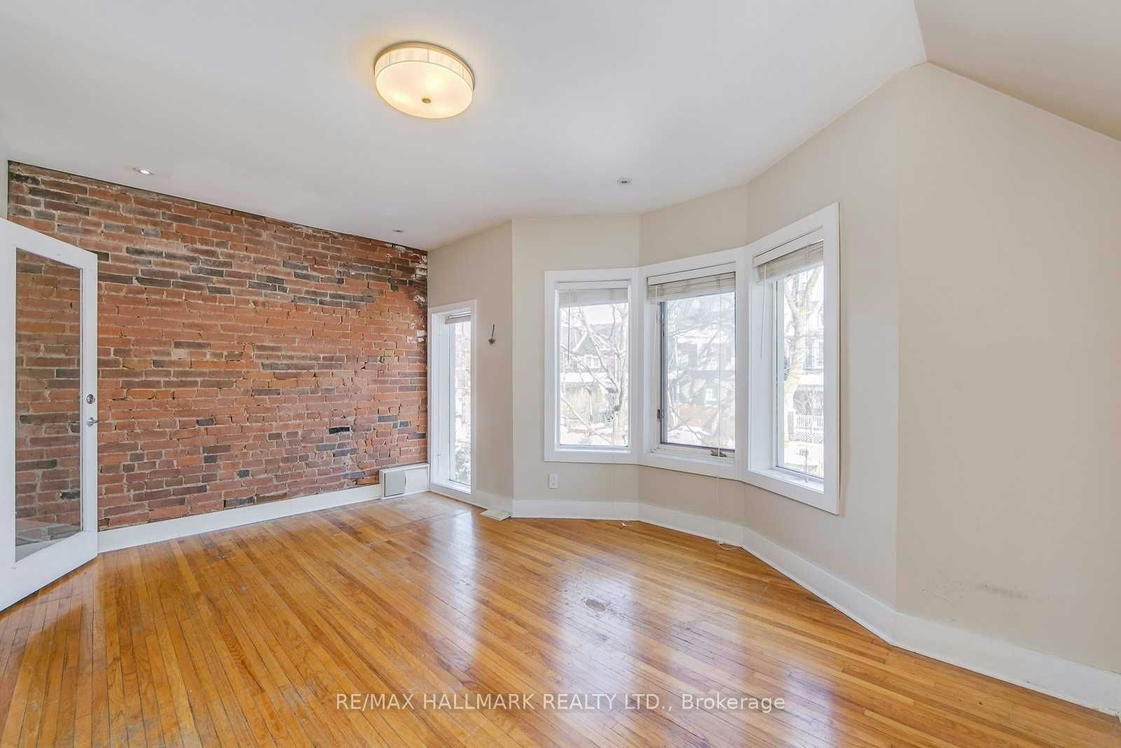 Upper-6 Prust Avenue, Toronto, ON, M4L 2M8 - 5