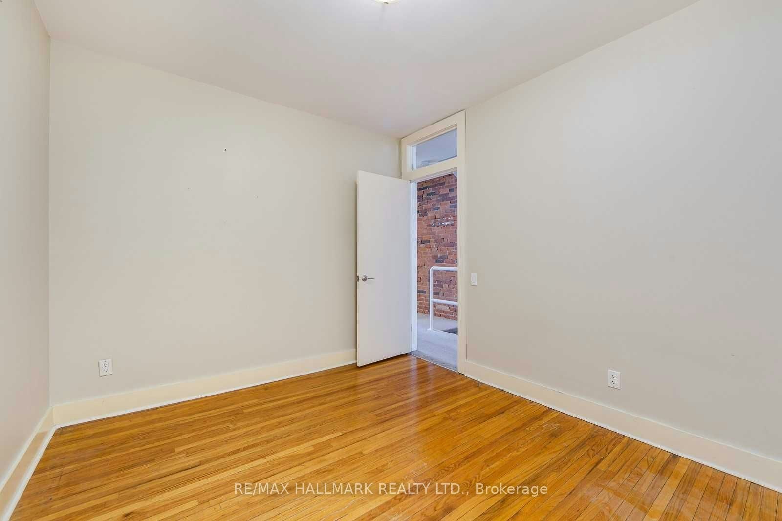 Upper-6 Prust Avenue, Toronto, ON, M4L 2M8 - 13