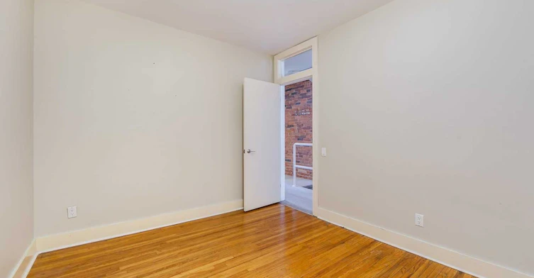 Upper-6 Prust Avenue, Toronto, ON, M4L 2M8 - 13