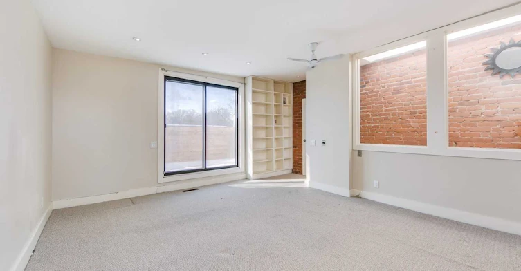 Upper-6 Prust Avenue, Toronto, ON, M4L 2M8 - 25